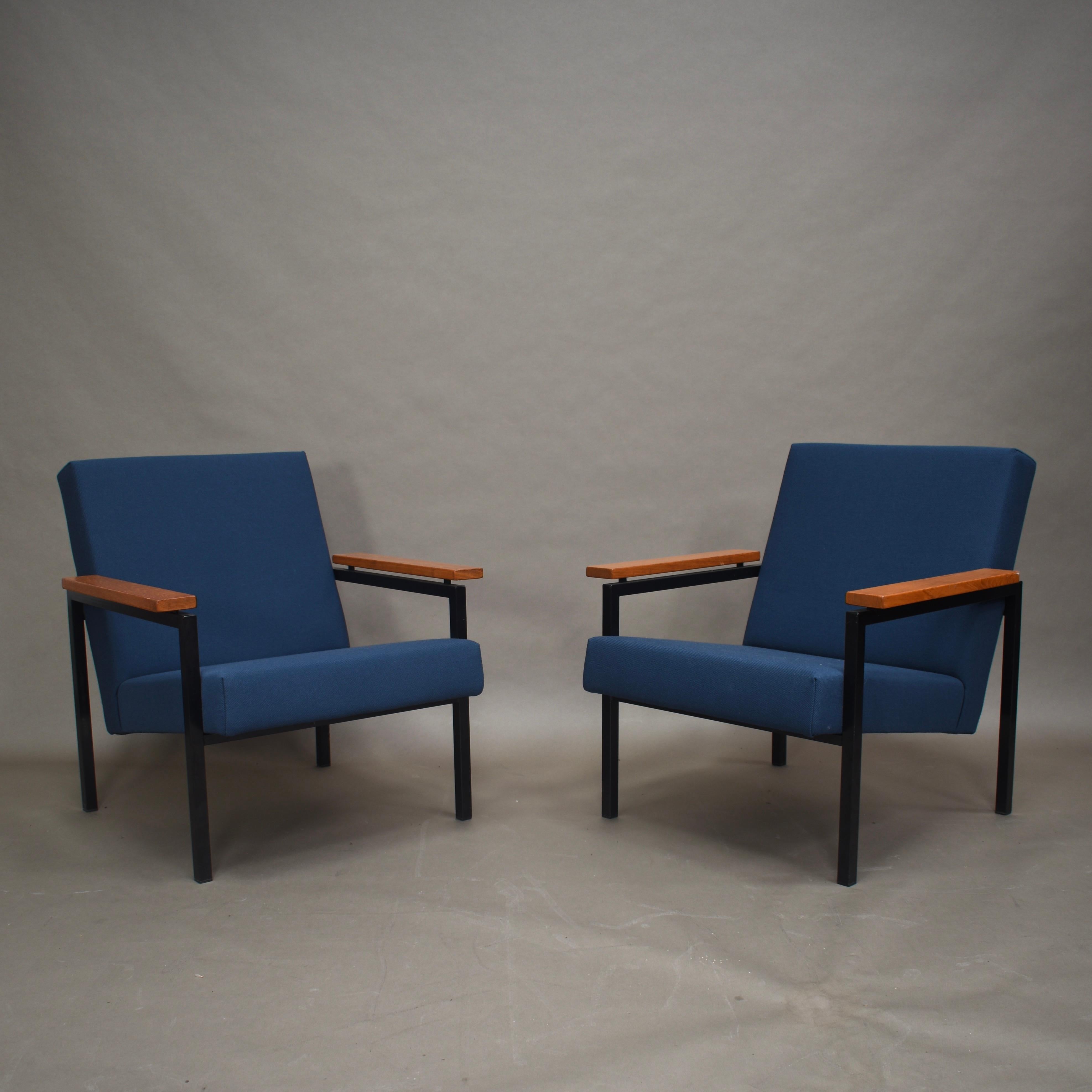 Dutch Pair of Gijs van der Sluis Chairs in New Upholstery, Netherlands, circa 1960