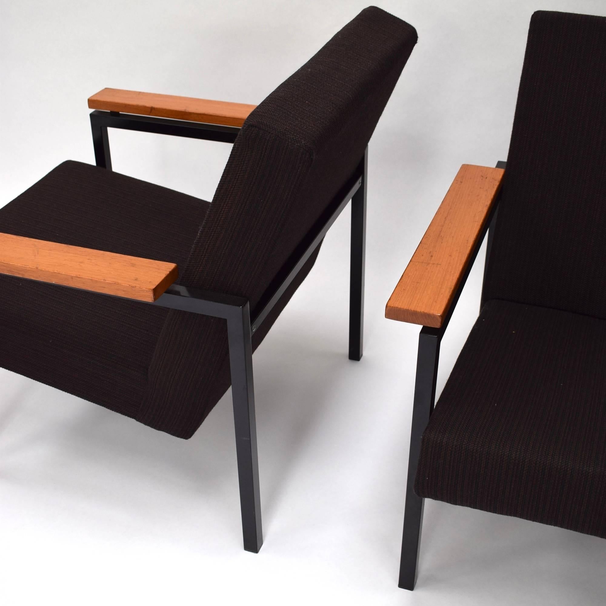Pair of Gijs van der Sluis Model 30 Lounge Chairs 4