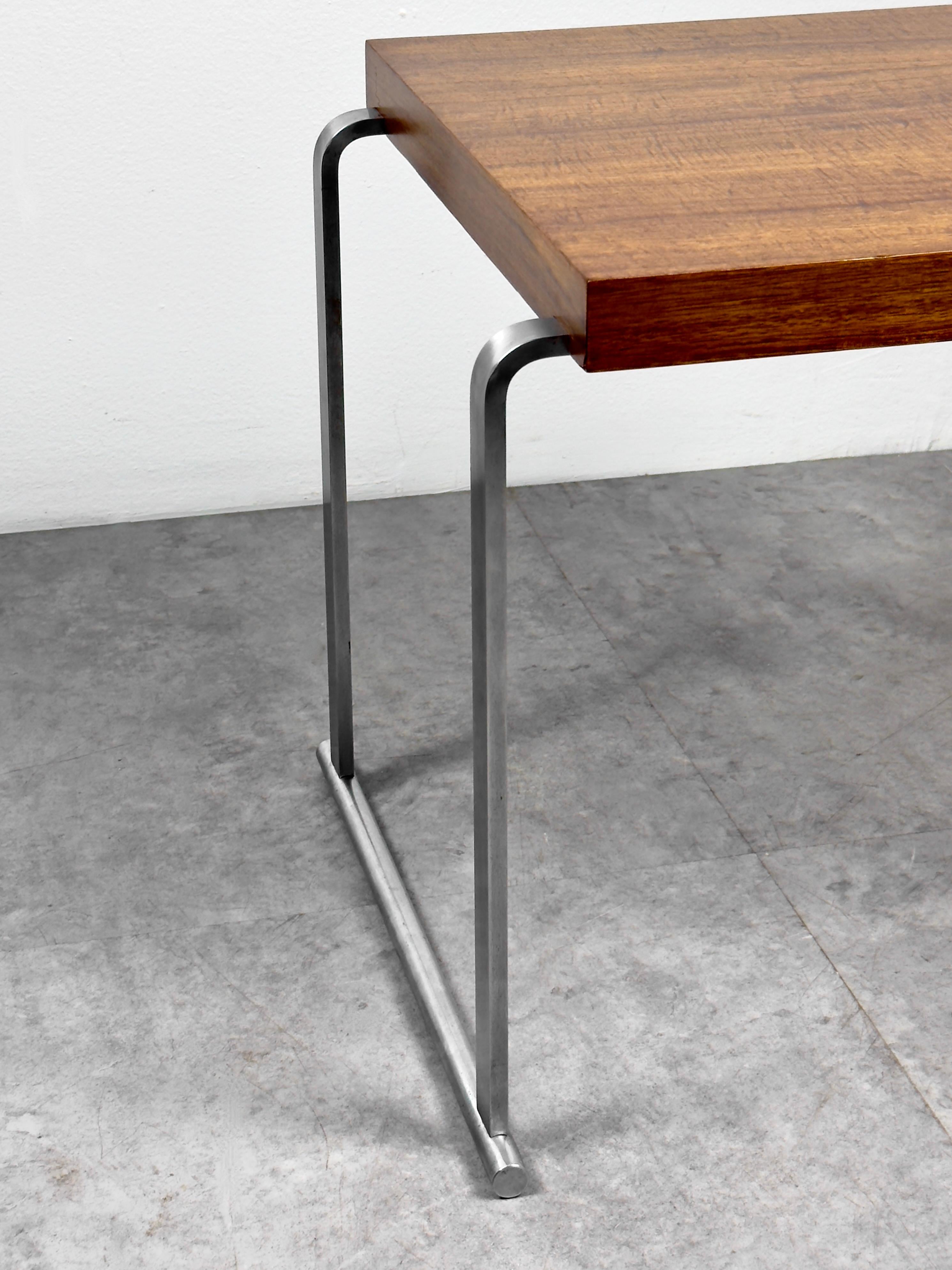 Pair of Gilbert Rohde for Herman Miller Rare End Tables in Laurel & Steel 1930s im Angebot 4