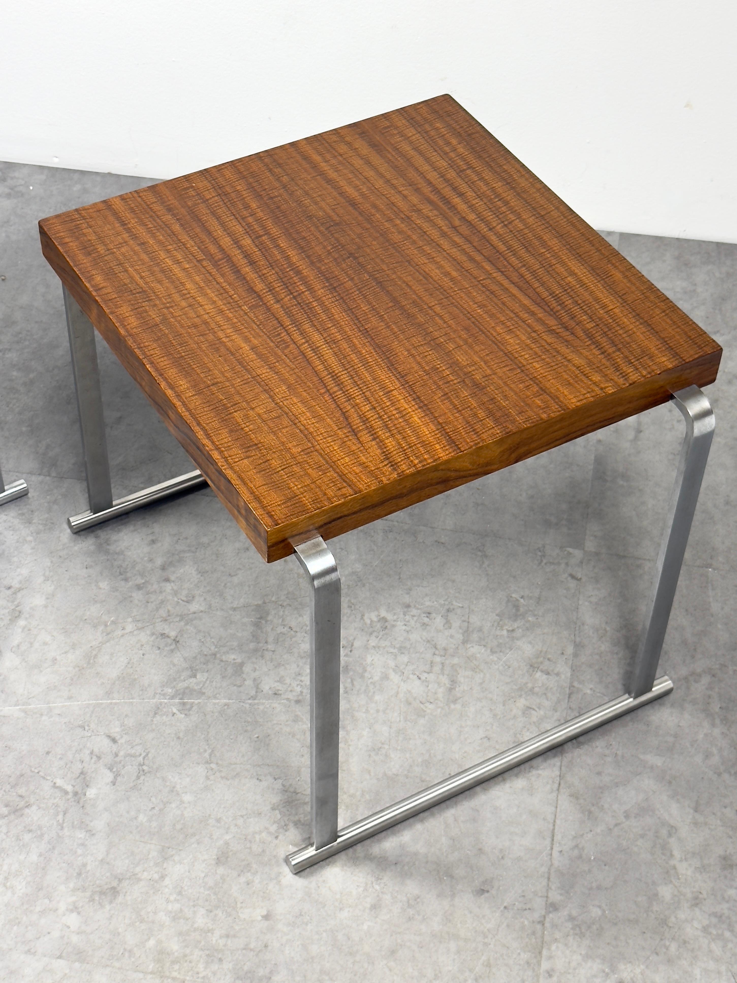 Pair of Gilbert Rohde for Herman Miller Rare End Tables in Laurel & Steel 1930s (Mitte des 20. Jahrhunderts) im Angebot