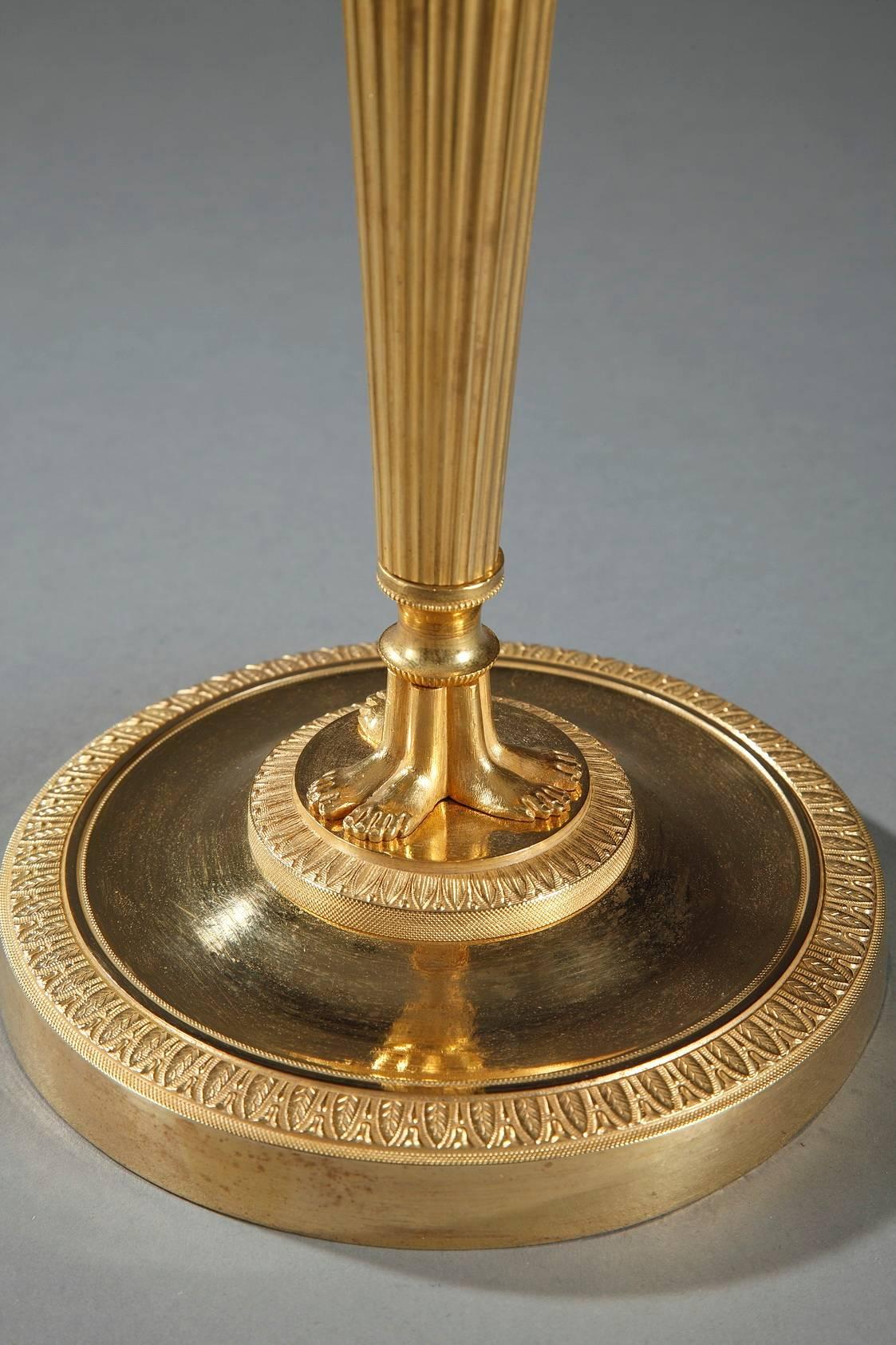 Paire de chandeliers en bronze doré et sculpté:: période Empire Bon état - En vente à Paris, FR