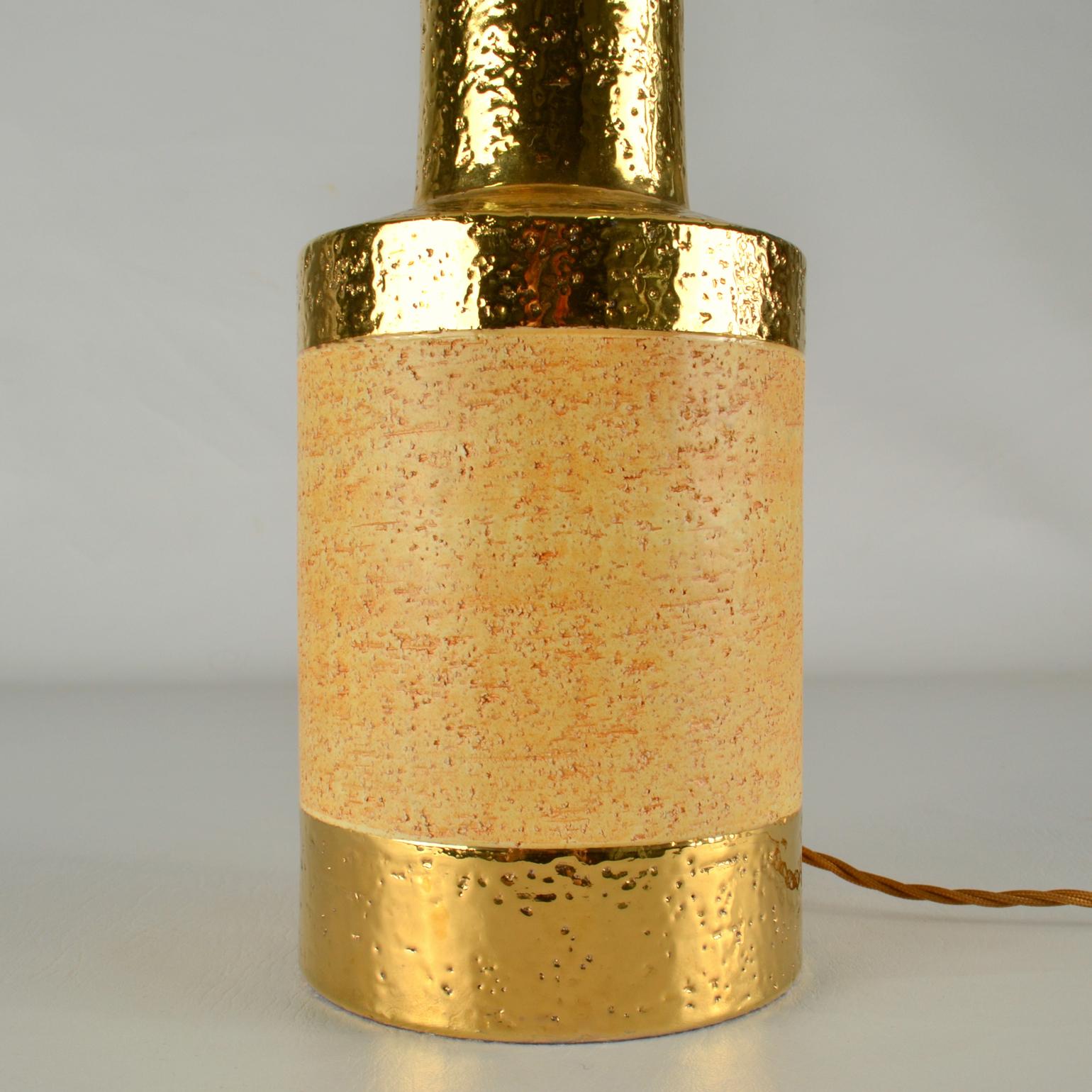 Paar Bitossi-Tischlampen aus vergoldetem Steingut aus Keramik, Italien 1970er Jahre im Angebot 3