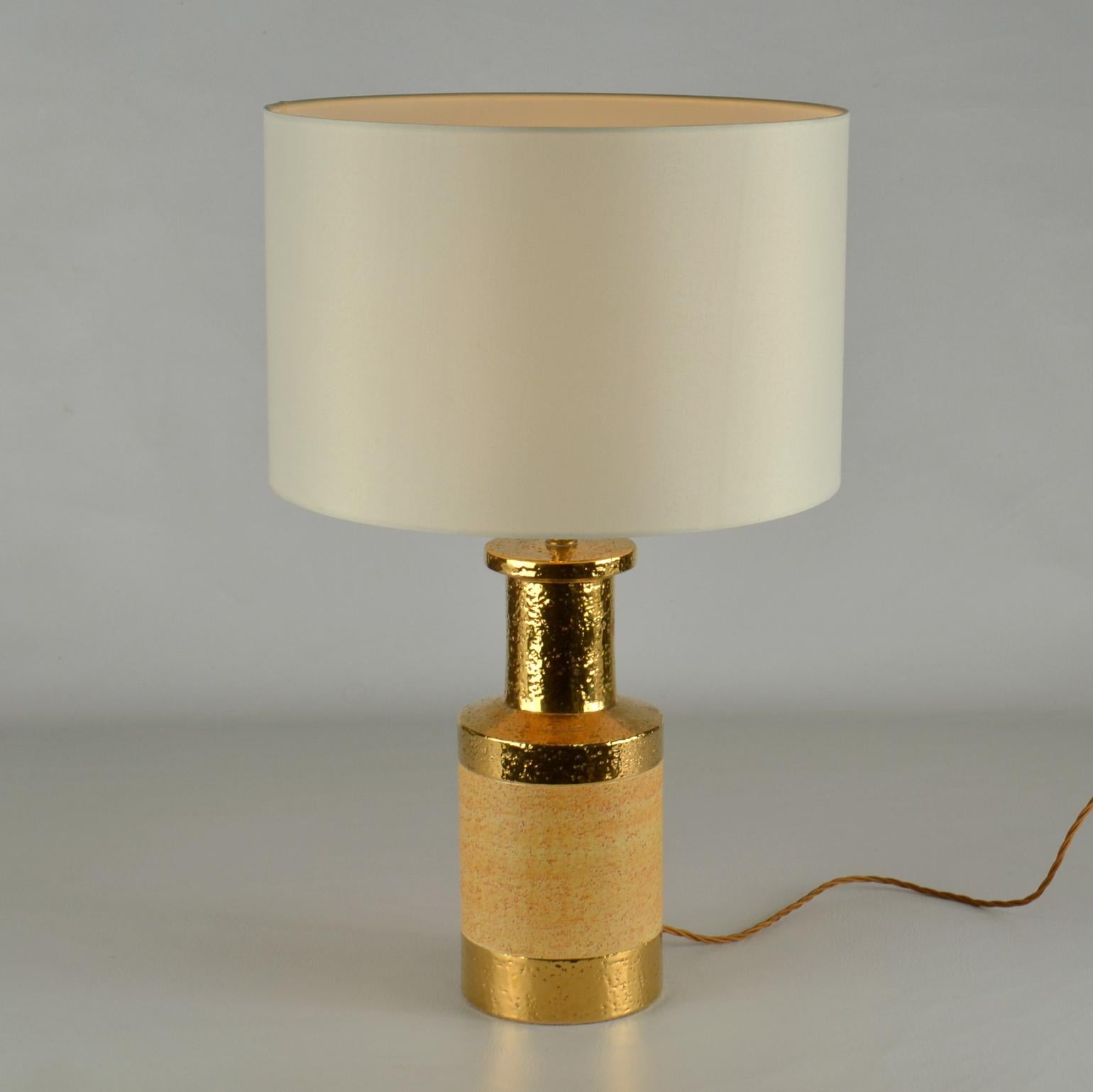 Fin du 20e siècle Paire de lampes de bureau en céramique dorée et grès par Bitossi, Italie en vente