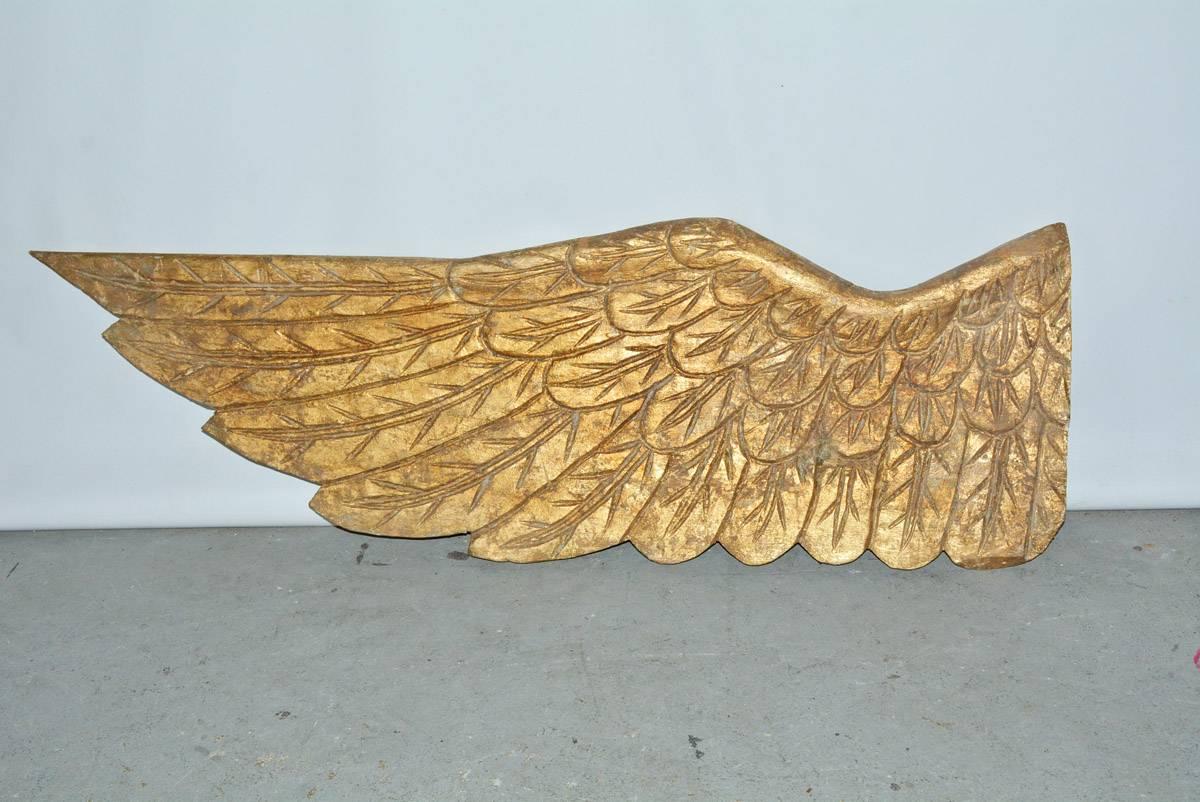 Pair of large and very impressive angel wings. Perfect as wall decoration, sculpture en relief. 48