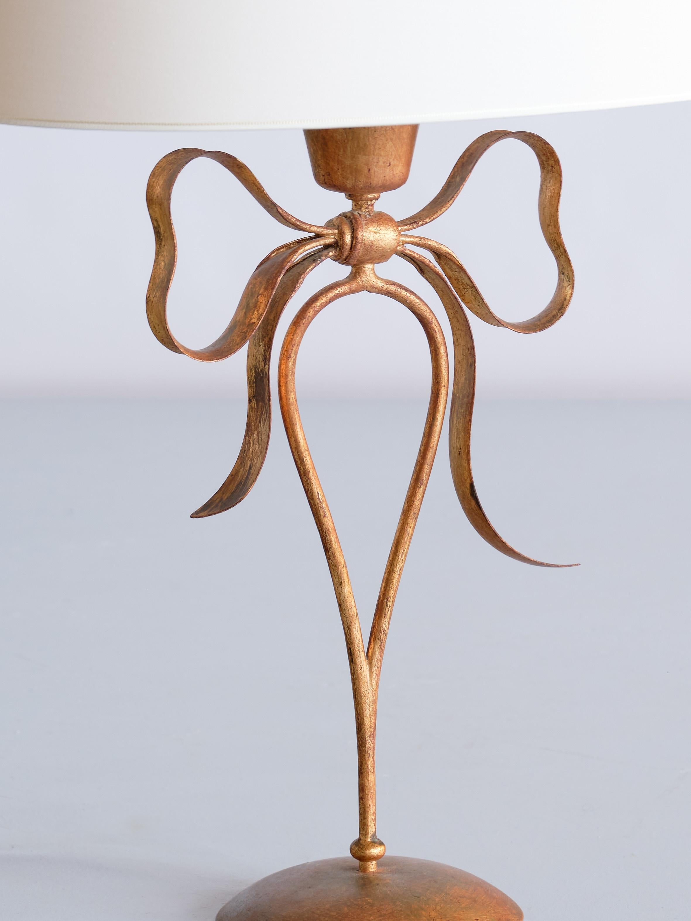 bow table lamp