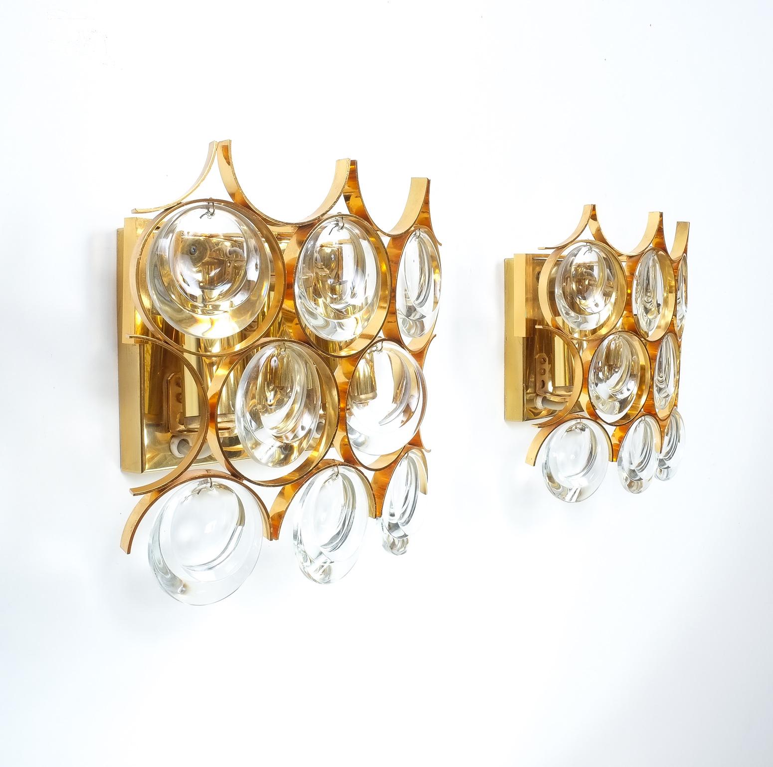 Verre optique Paire d'appliques en laiton doré et verre cristal de Palwa en vente