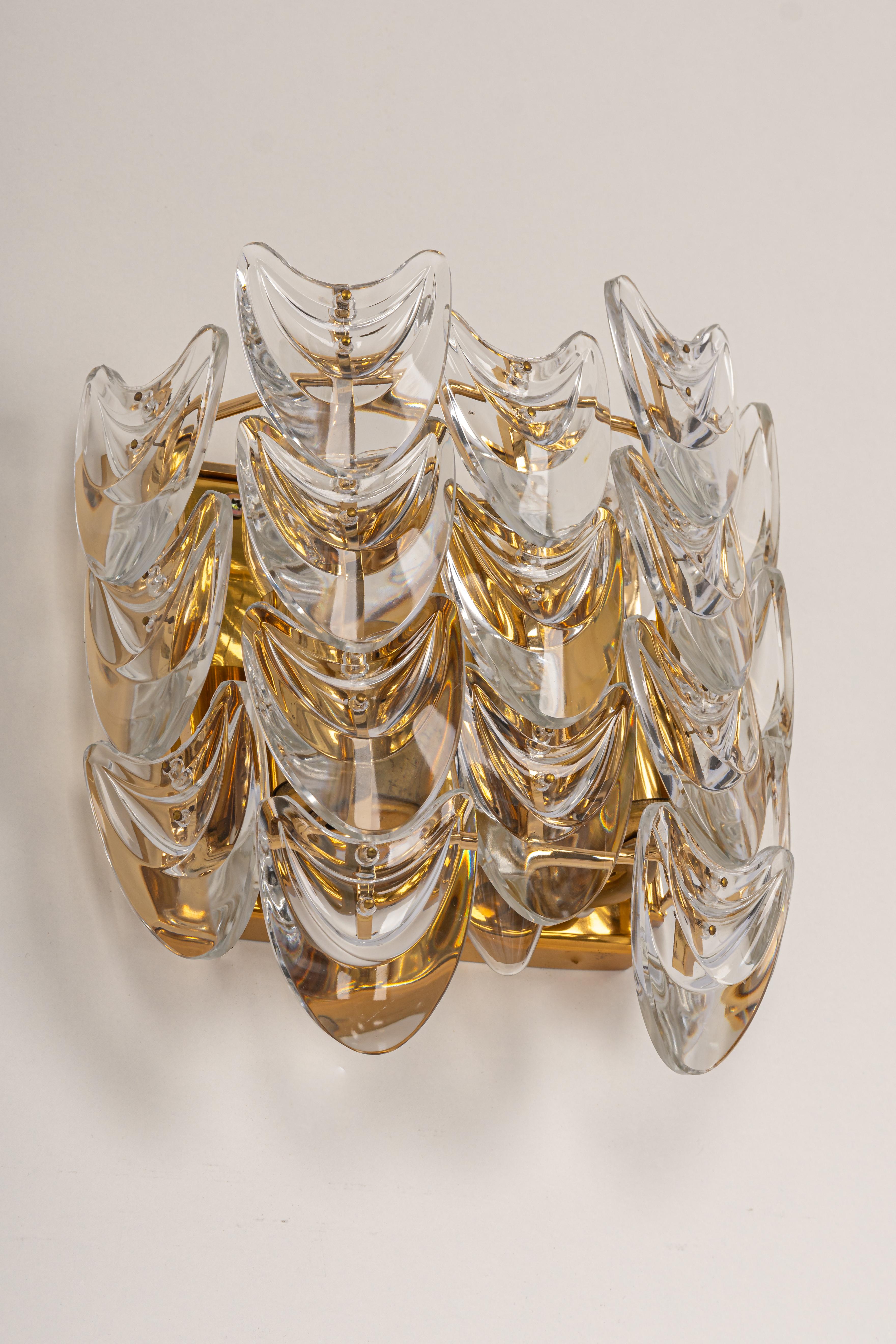 Mid-20th Century Pair of Gilded Brass Crystal Wall Lights, Sciolari Design, Palwa, Germany, 1960s For Sale