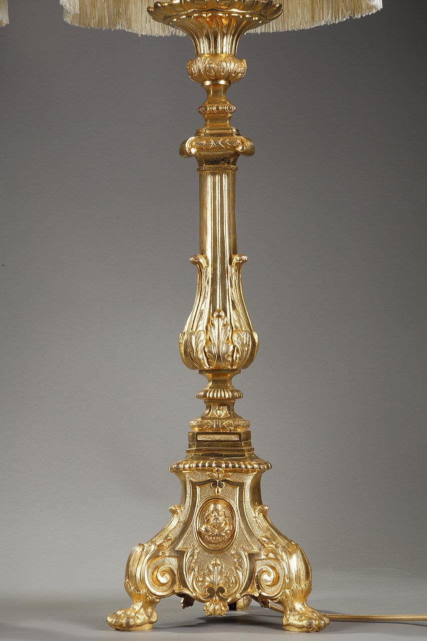 Carved Pair of Gilded Bronze Candlesticks with Pagoda Lampshade, 19th Century