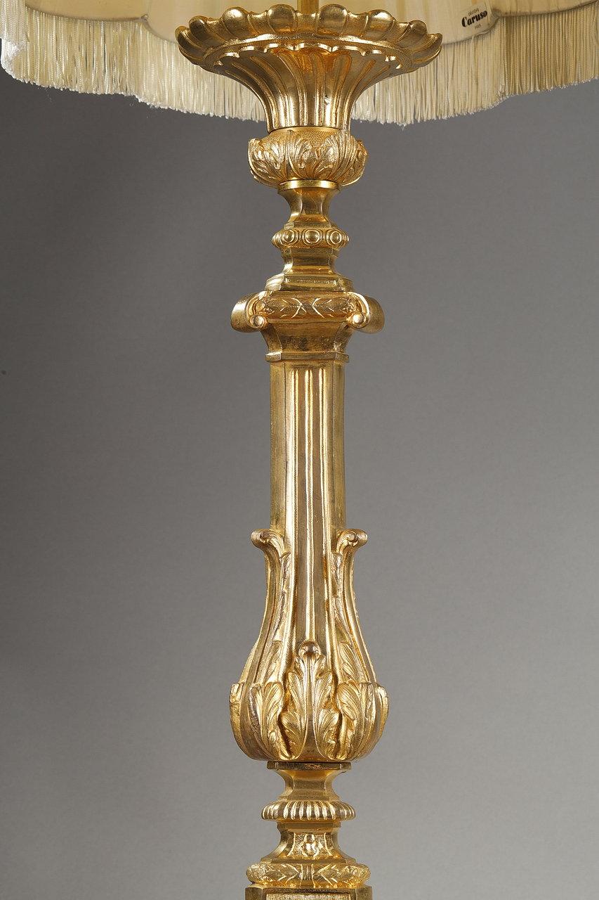 Pair of Gilded Bronze Candlesticks with Pagoda Lampshade, 19th Century In Good Condition In Paris, FR