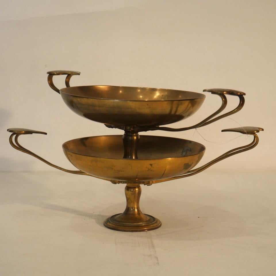 Pair of gilded bronze cups, in the center an antique medallion presenting Bacchus with its ivy crown and the second one with Bacchus surrounded by three dolphins. Signed on the base F. BARBEDIENNE, monogram VV on the back of the foot.
France, 19th