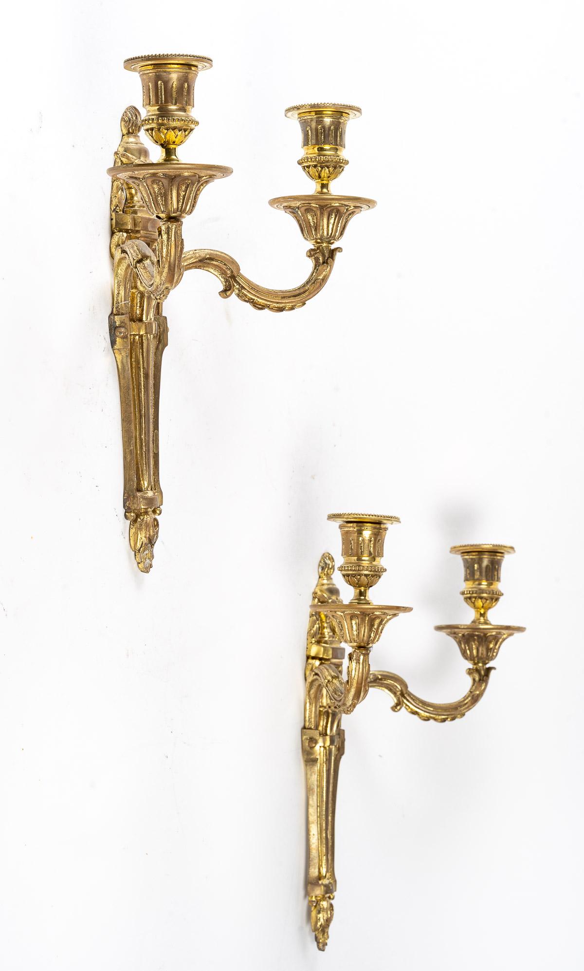 French Pair of Gilded Bronze Wall Lights of Louis XVI Style For Sale