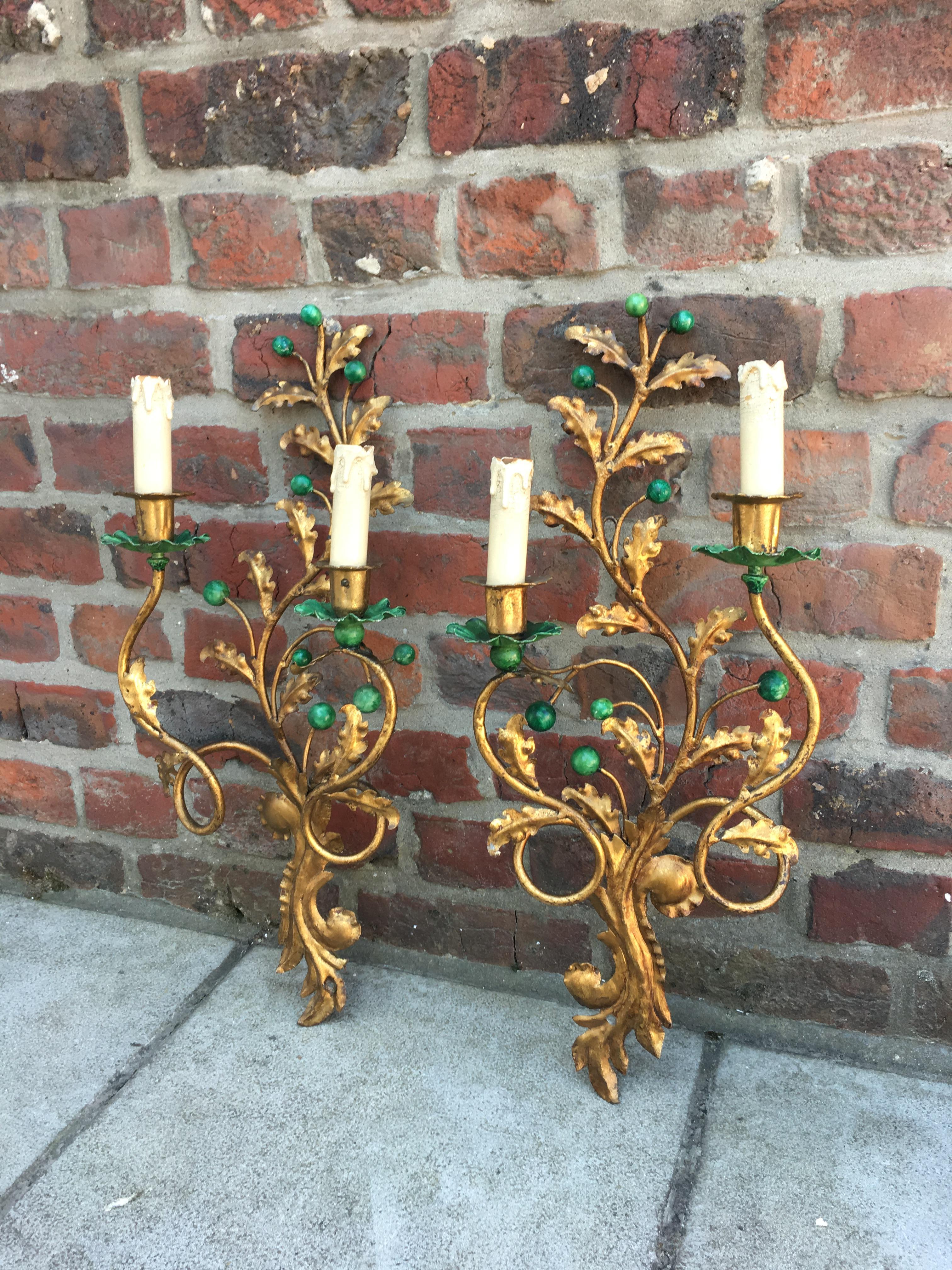 Mid-Century Modern Pair of Gilded Metal and Lacquered Green Appliques, 'Style Baguès', circa 1950 For Sale