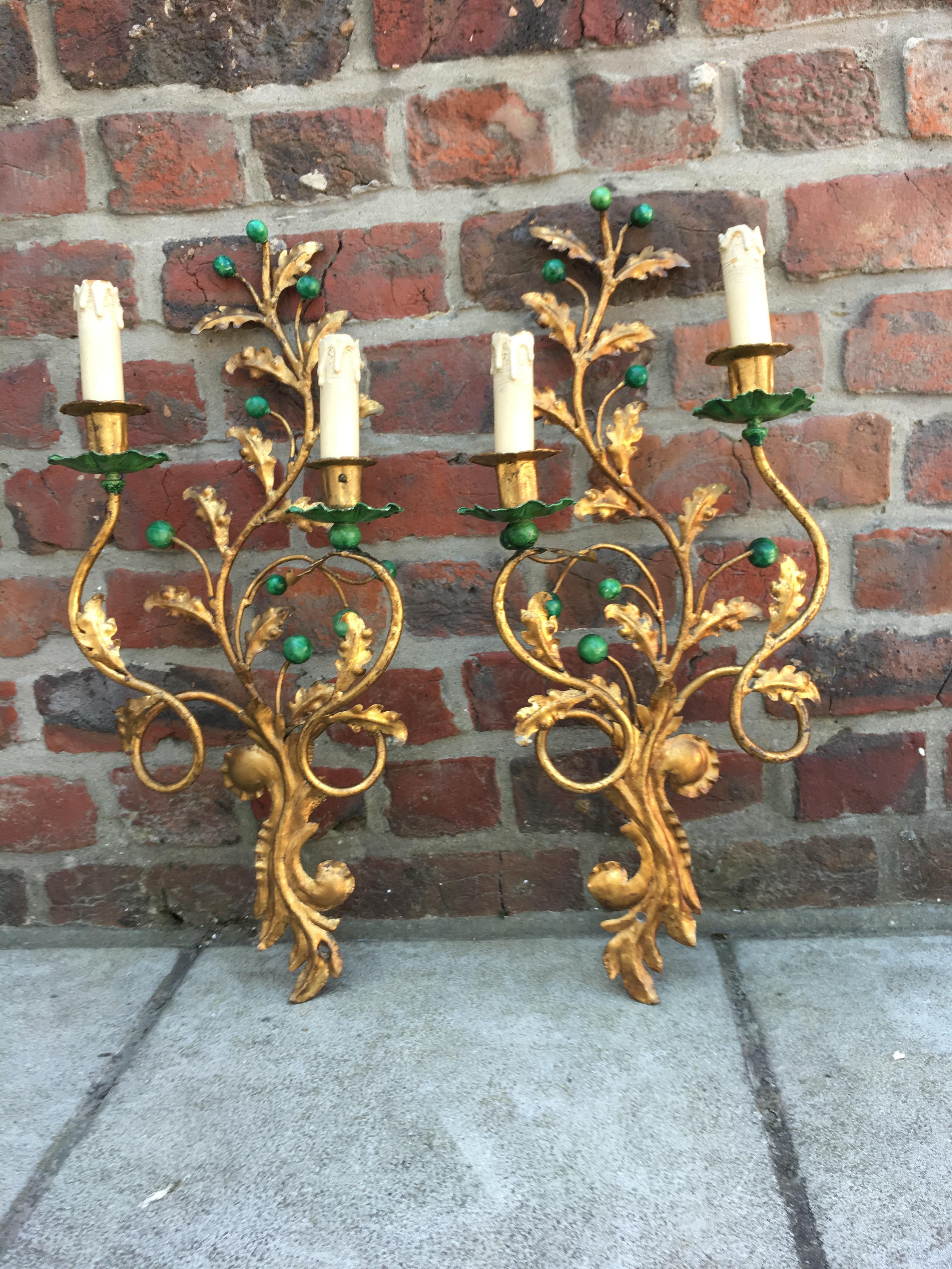 Mid-20th Century Pair of Gilded Metal and Lacquered Green Appliques, 'Style Baguès', circa 1950 For Sale