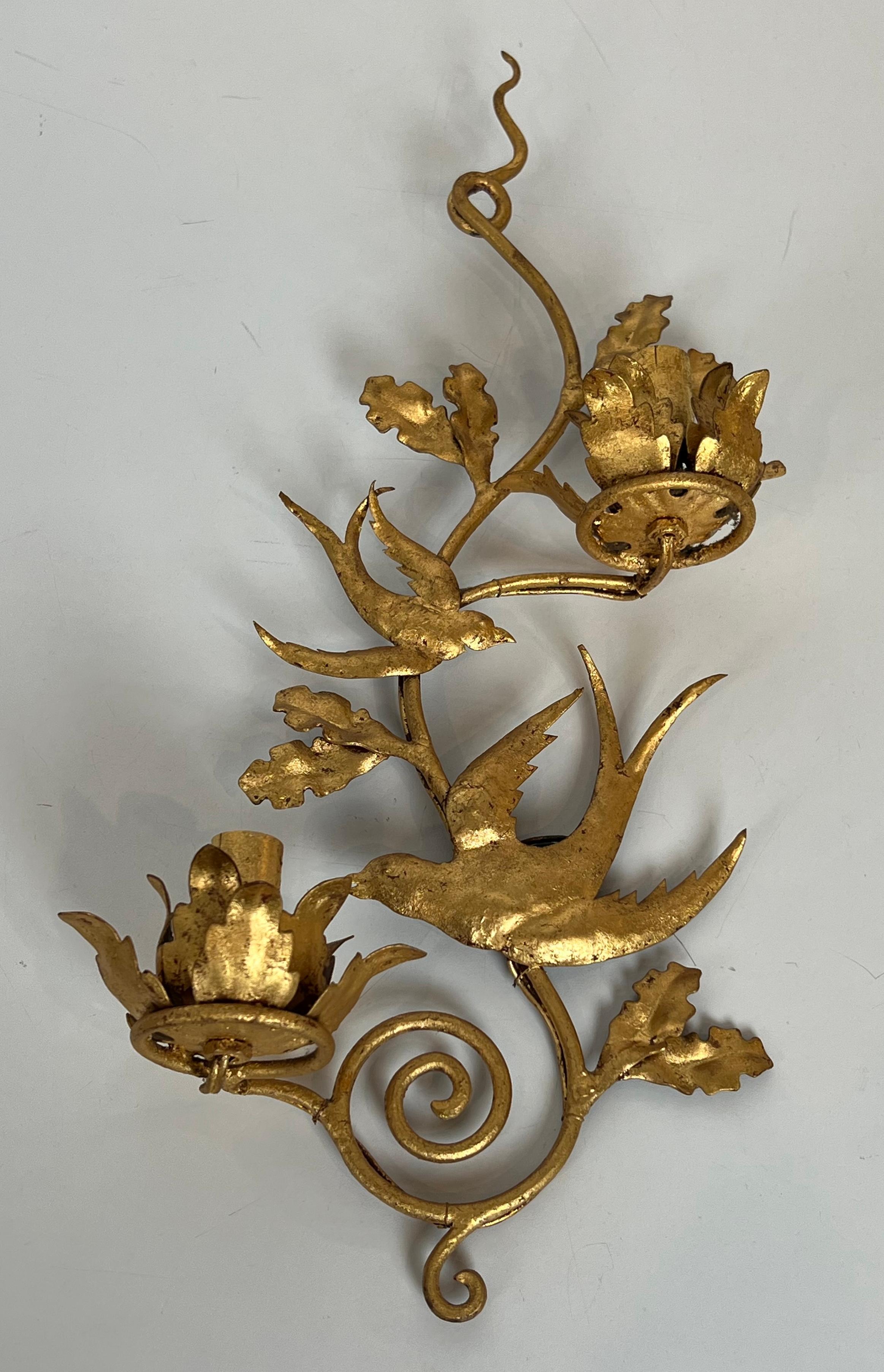 Paire d'appliques murales à oiseaux en métal doré dans le style de la Maison Baguès en vente 6