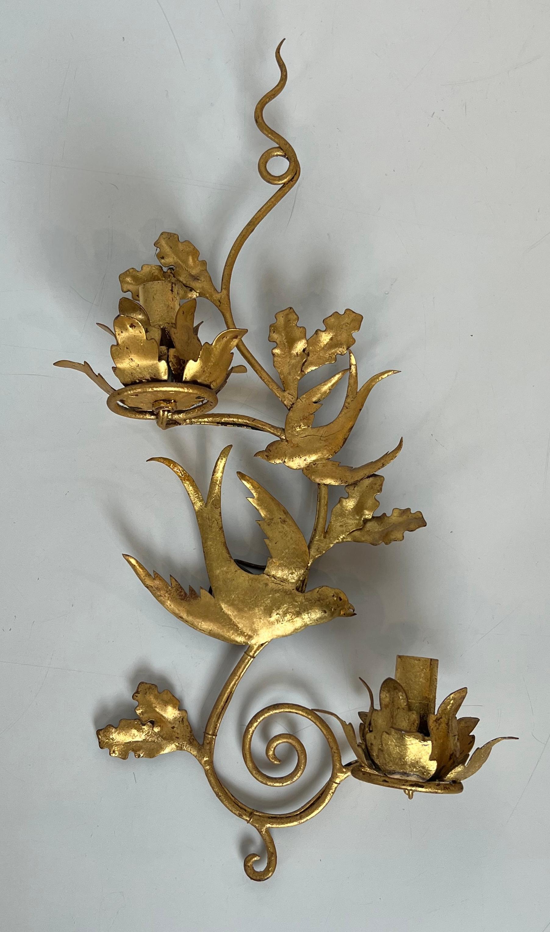 Paire d'appliques murales à oiseaux en métal doré dans le style de la Maison Baguès en vente 7