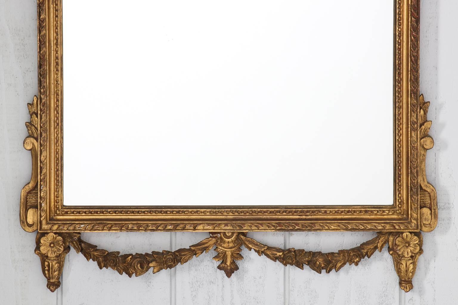 Pair of Gilded Neoclassical Mirrors In Good Condition In Stamford, CT