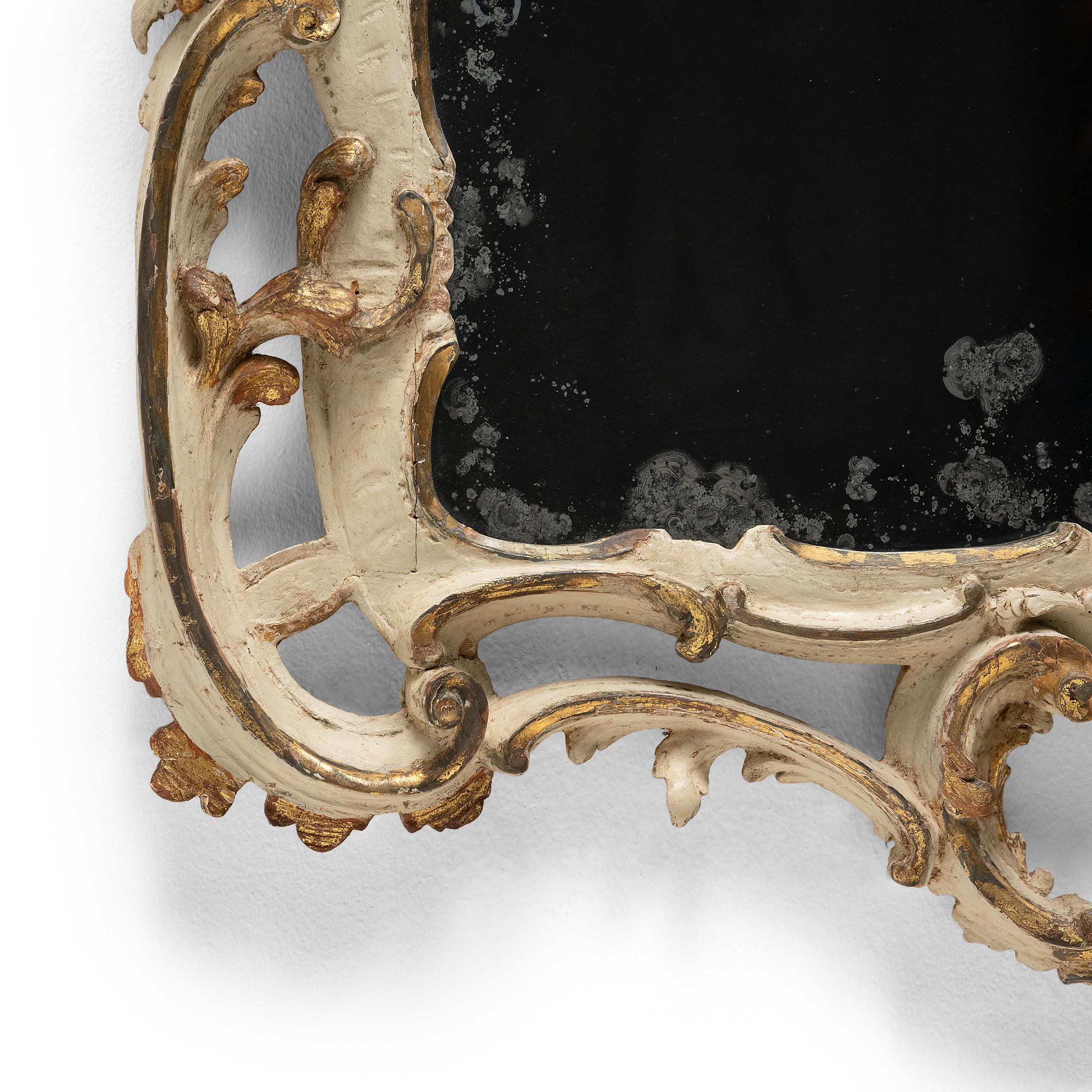 Pair of Gilded Rococo Wall Mirrors, c. 1745-55 In Good Condition For Sale In Chicago, IL