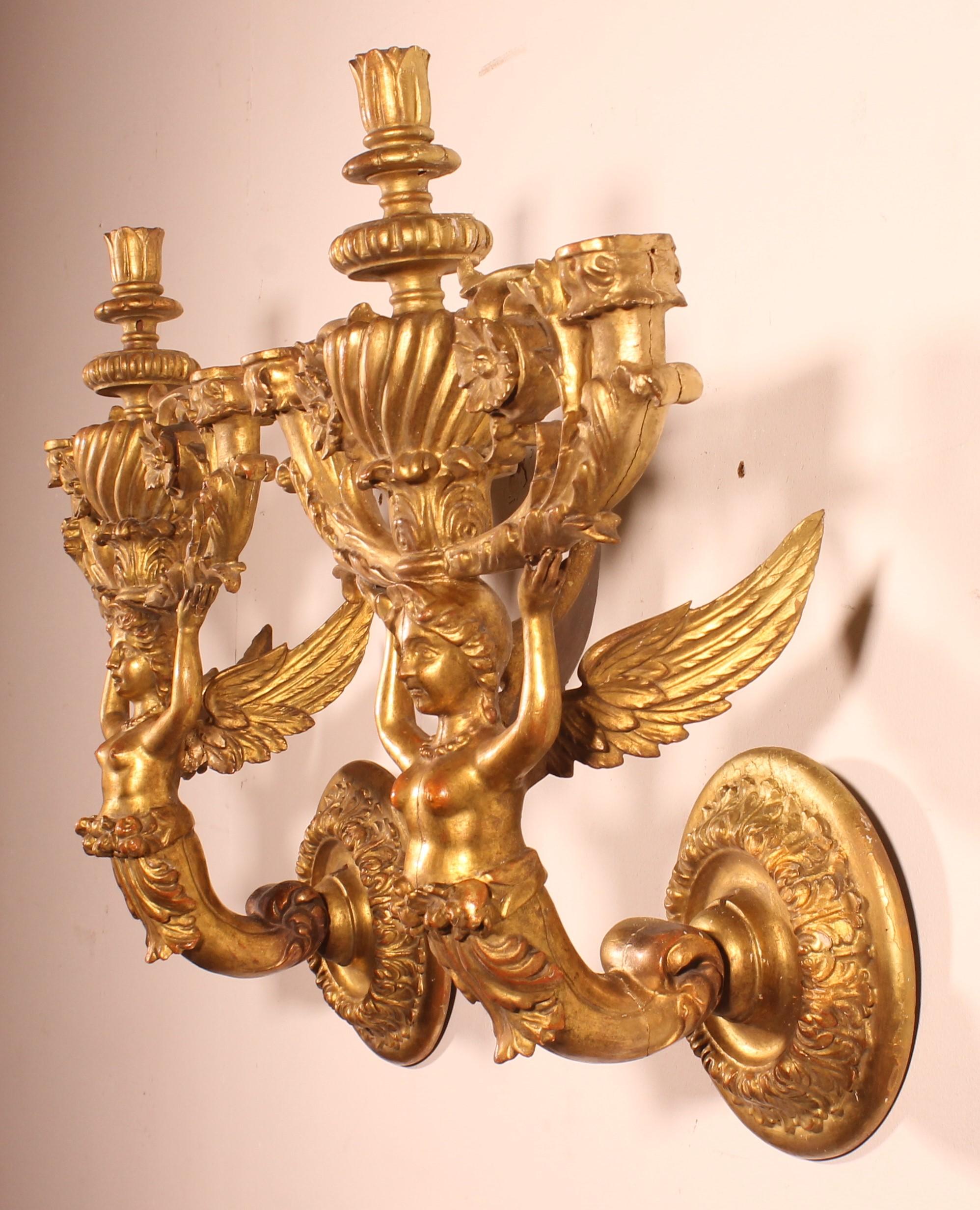Paire d'appliques en bois doré - Italie - 19e siècle en vente 2