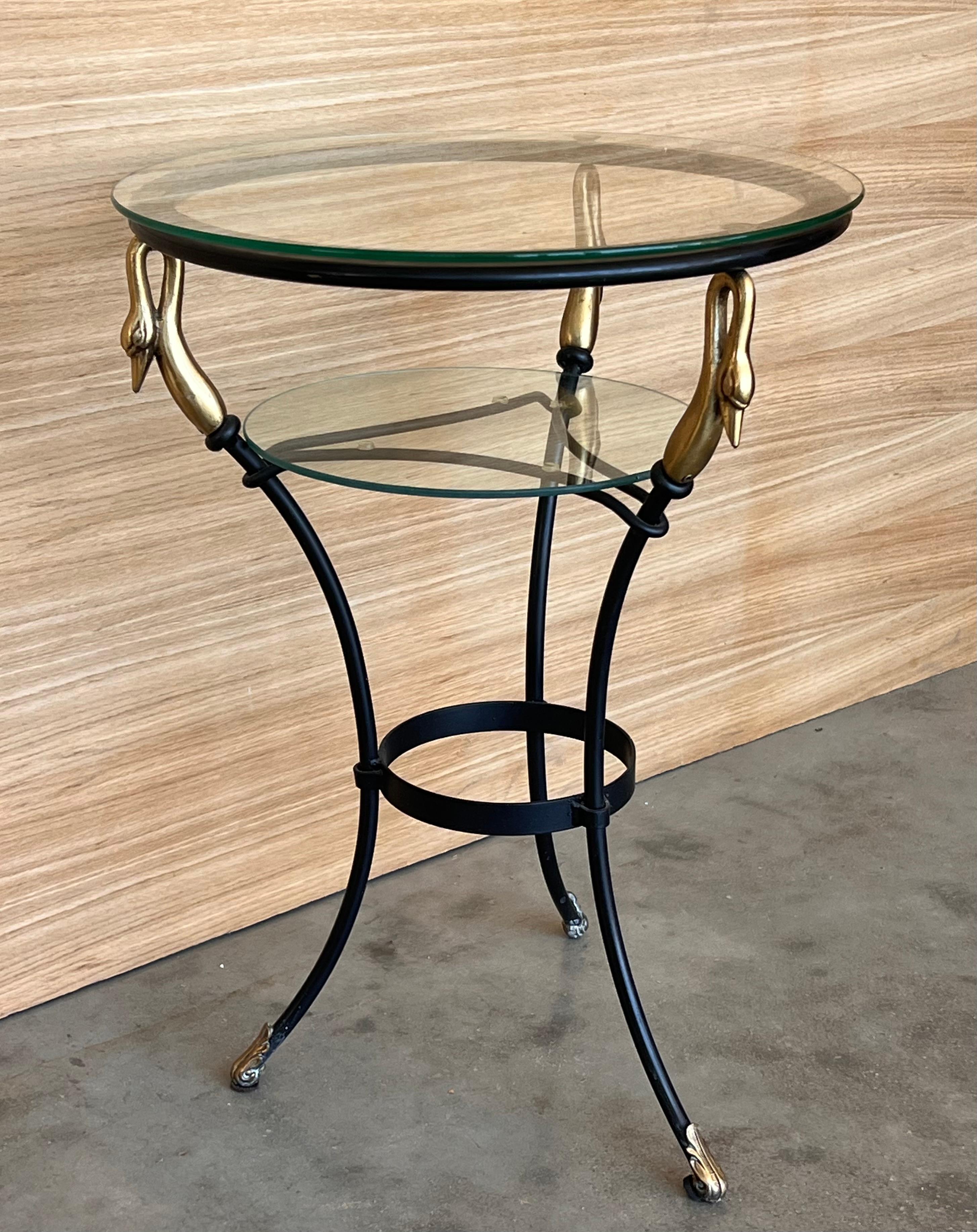 20ième siècle Paire de tables basses Empire en fer forgé doré en vente