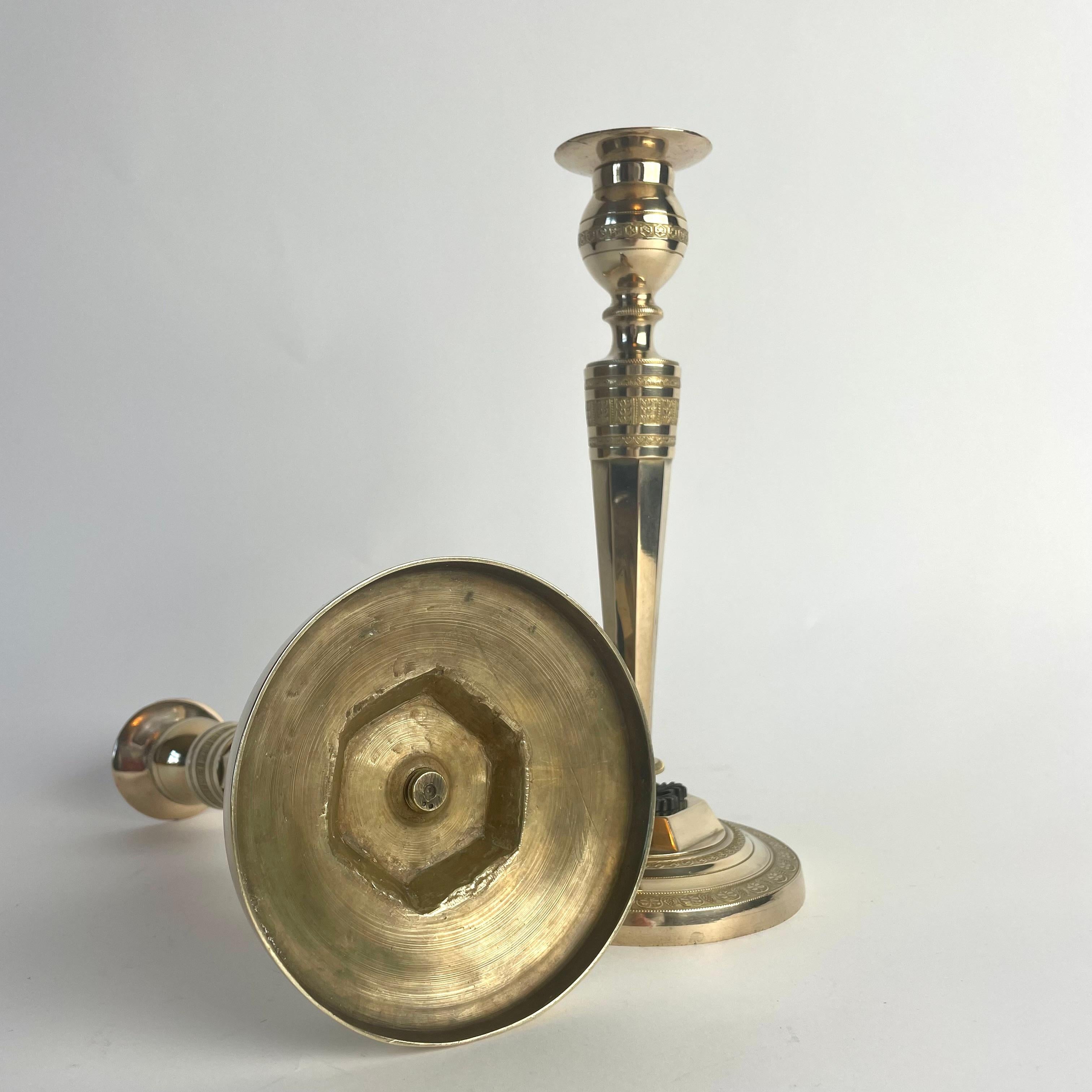 Pair of Gilt and Patinated Bronze Candlesticks. Directoire, Late 18th Century For Sale 6