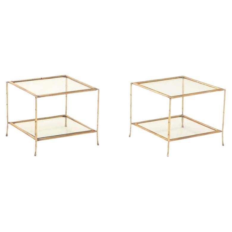 Paire de tables d'appoint en bambou doré et verre de style Bagues en vente