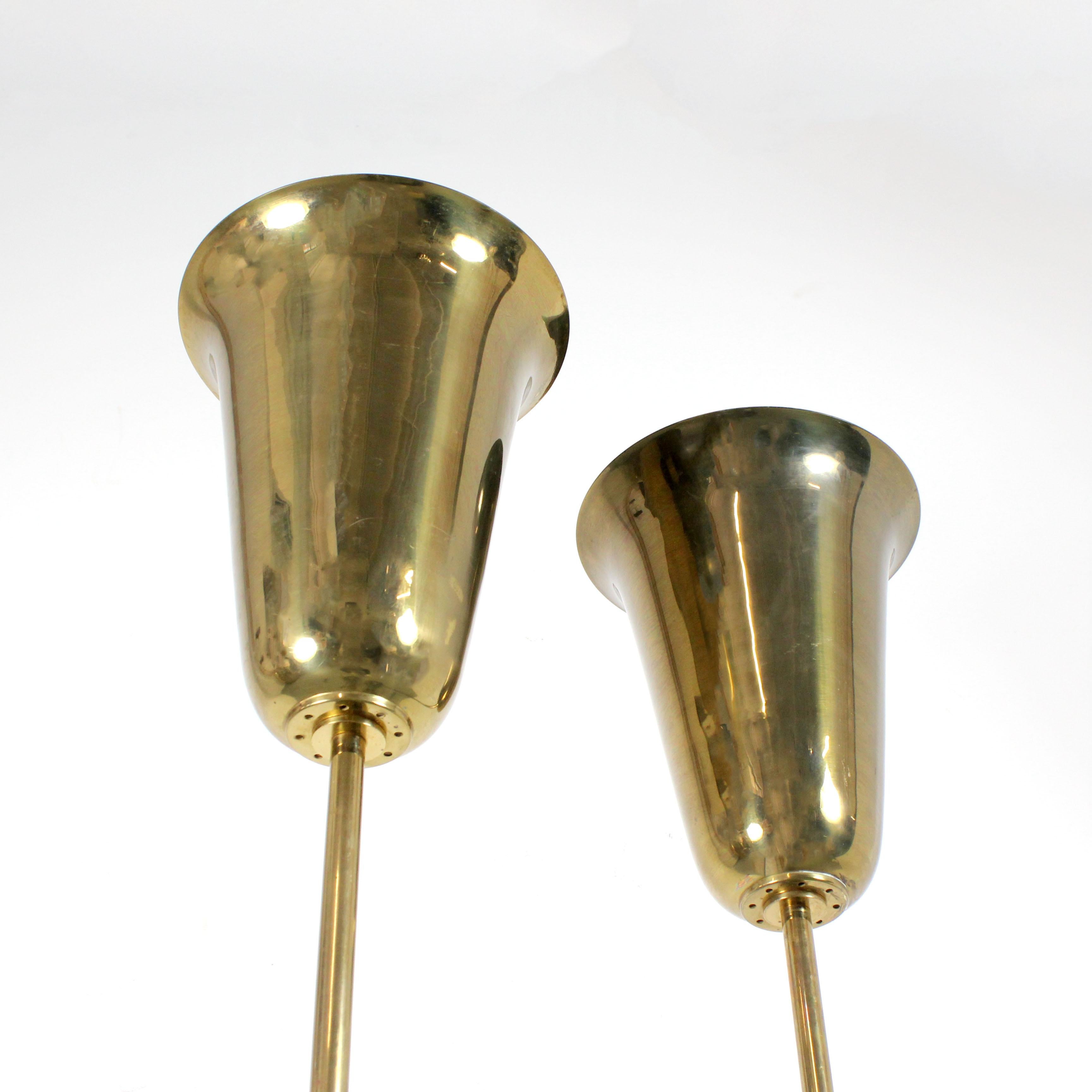 Paire de lampadaires en laiton doré et cuir noir - C.I.C. 1940 - Italie Bon état - En vente à Madrid, España