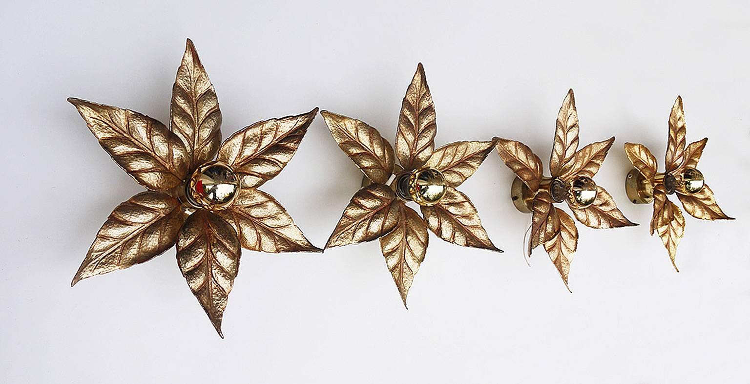 Hollywood Regency 1 (of 2) Pair of 1970 Belgium Willy Daro Massive Wall Sconce Brass Leaves For Sale
