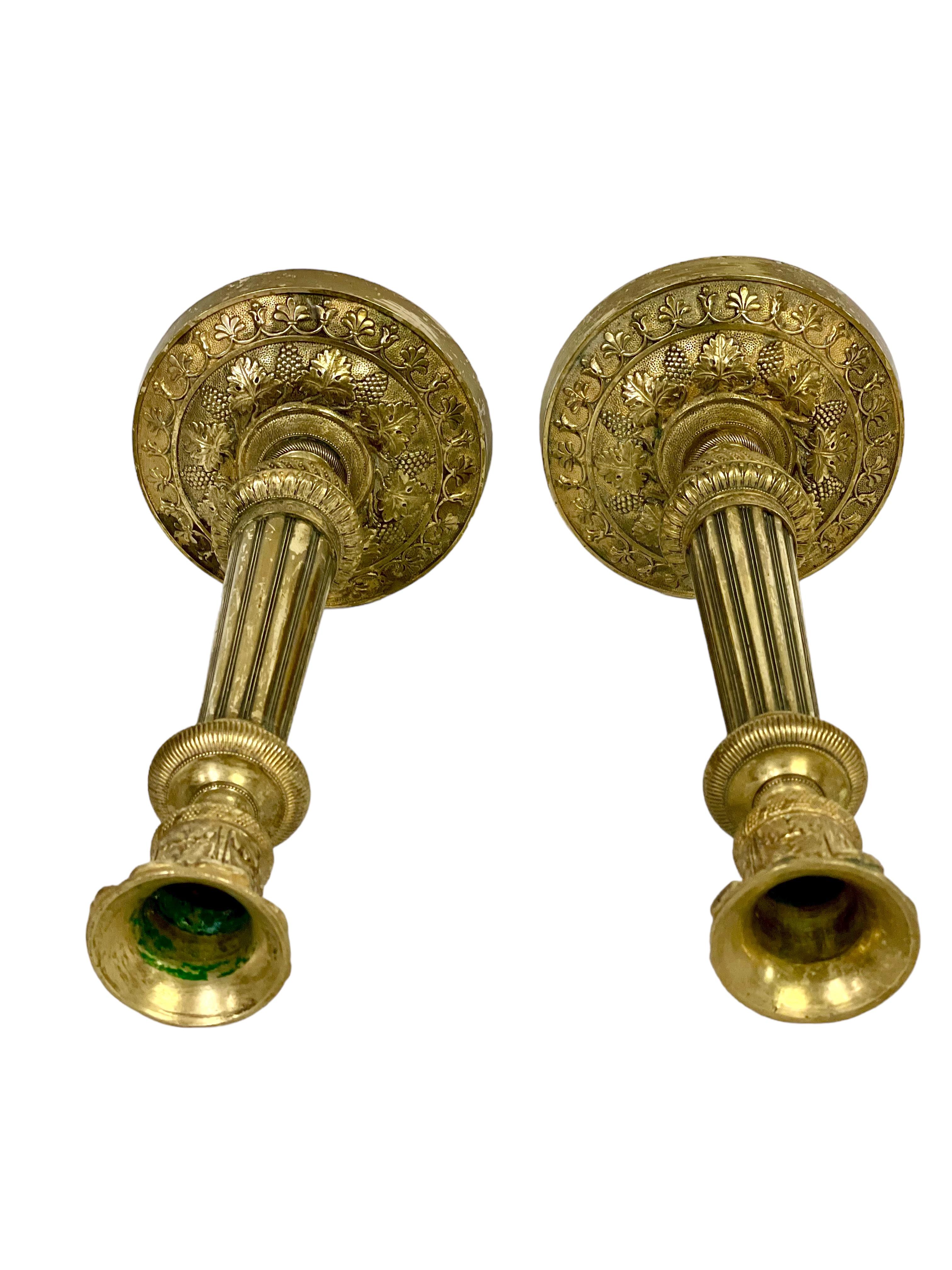 Pair of Gilt Bronze Neoclassical Candlesticks 19th Century In Good Condition For Sale In LA CIOTAT, FR