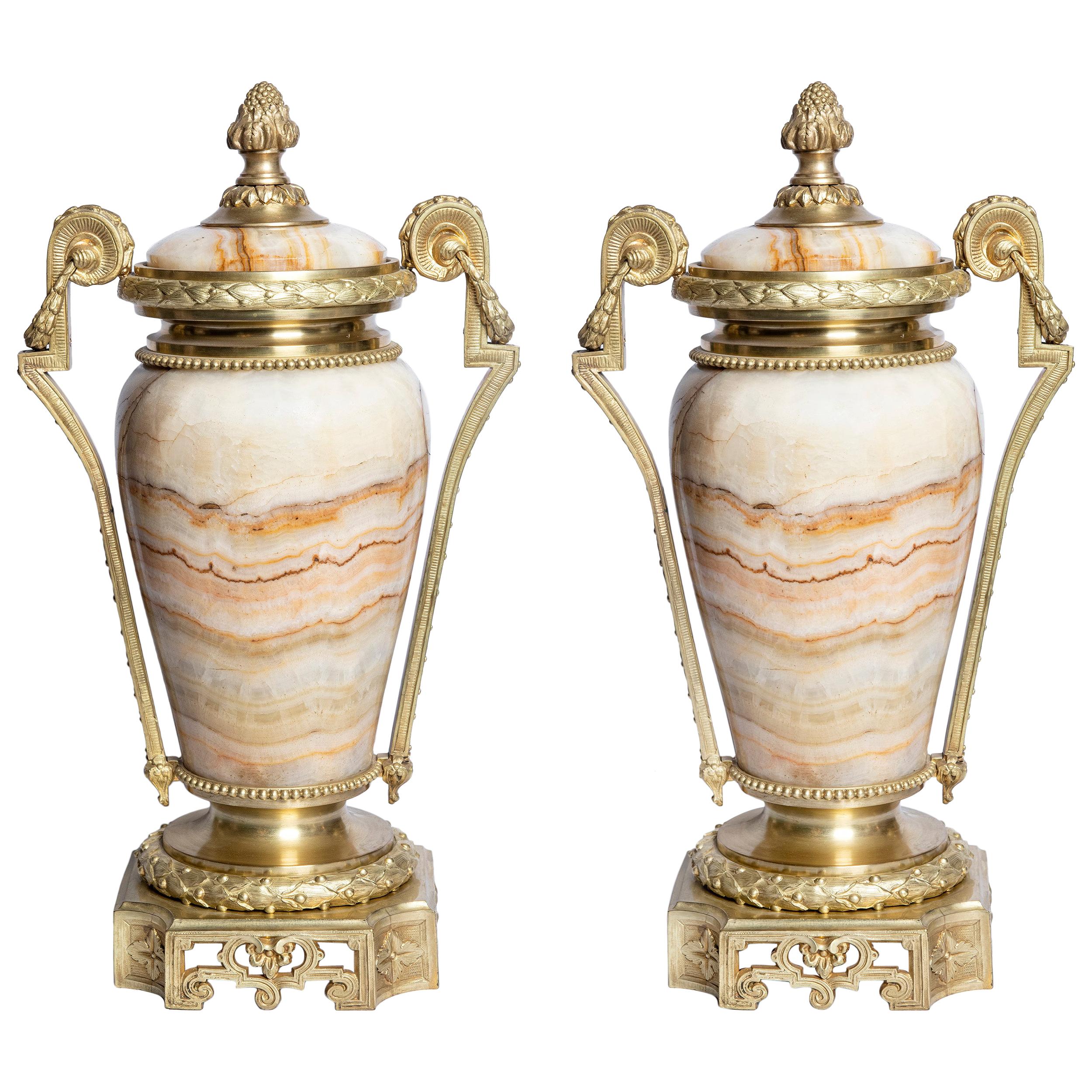 Paire de cassolettes en bronze doré et agate:: France:: fin du 19ème siècle
