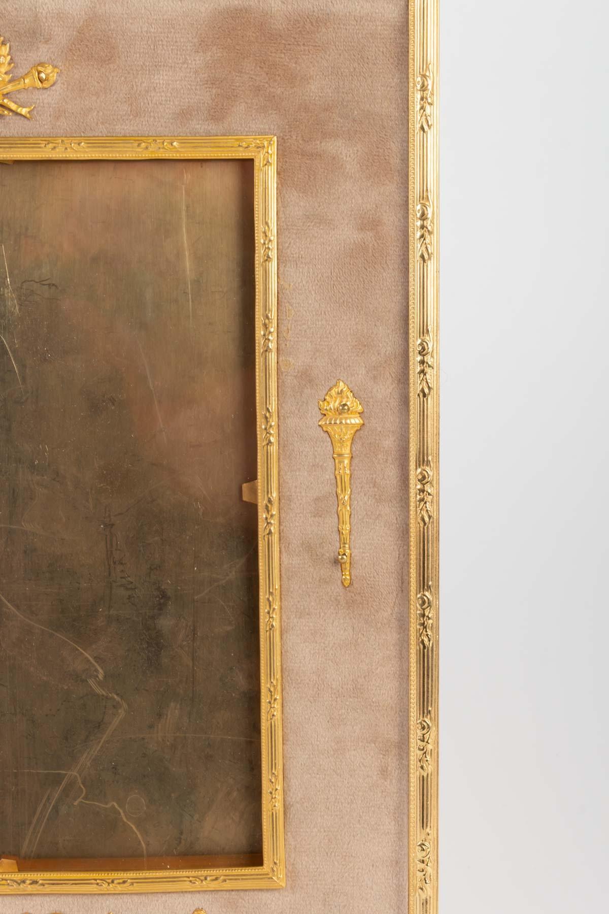 Pair of Gilt Bronze and Beige Velvet Frames, Napoleon III Period In Good Condition In Saint-Ouen, FR