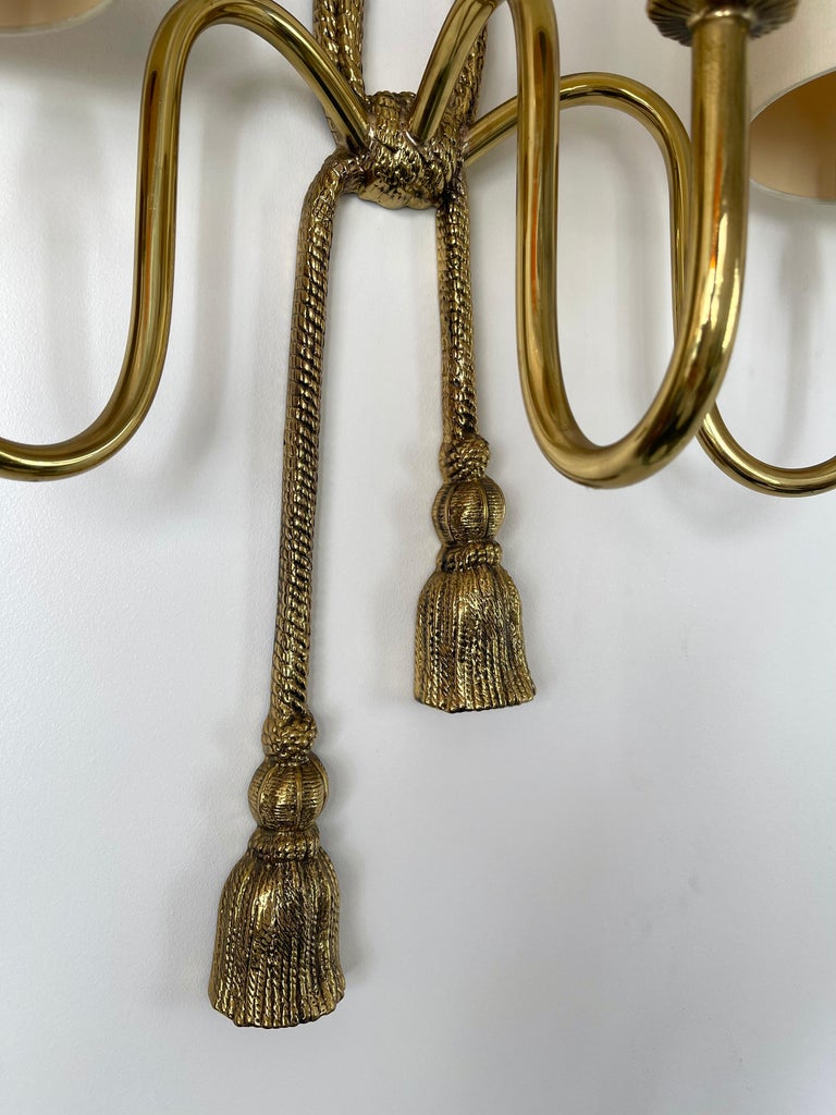 Hollywood Regency Pair of Gilt Bronze and Brass Knot Sconces by Valenti. Spain, 1980s For Sale
