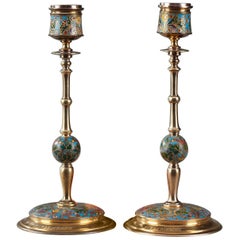 Paire de chandeliers en bronze doré et émaillé champlevé de Barbedienne