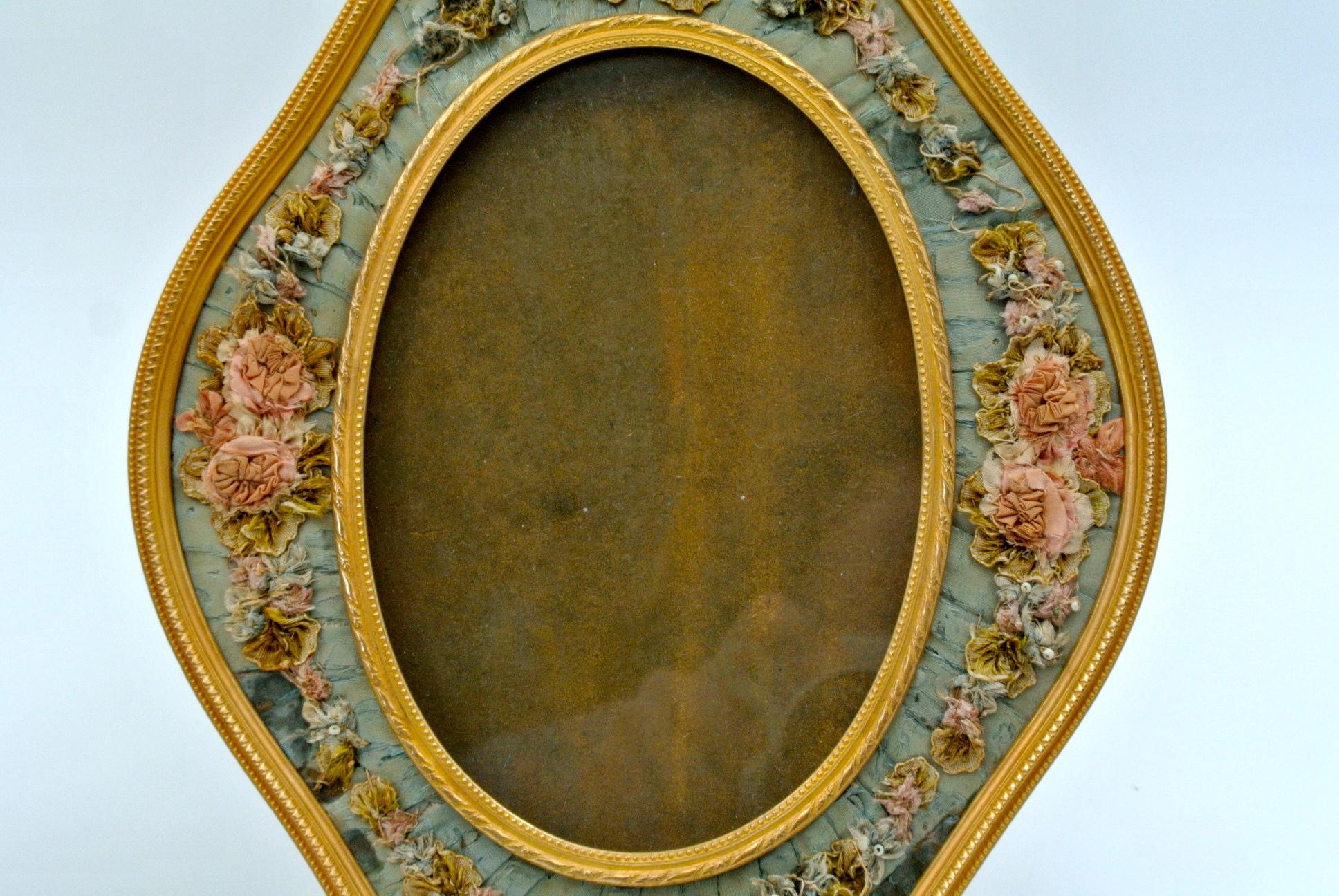 Pair of Gilt Bronze and Textile Photo Frames 8