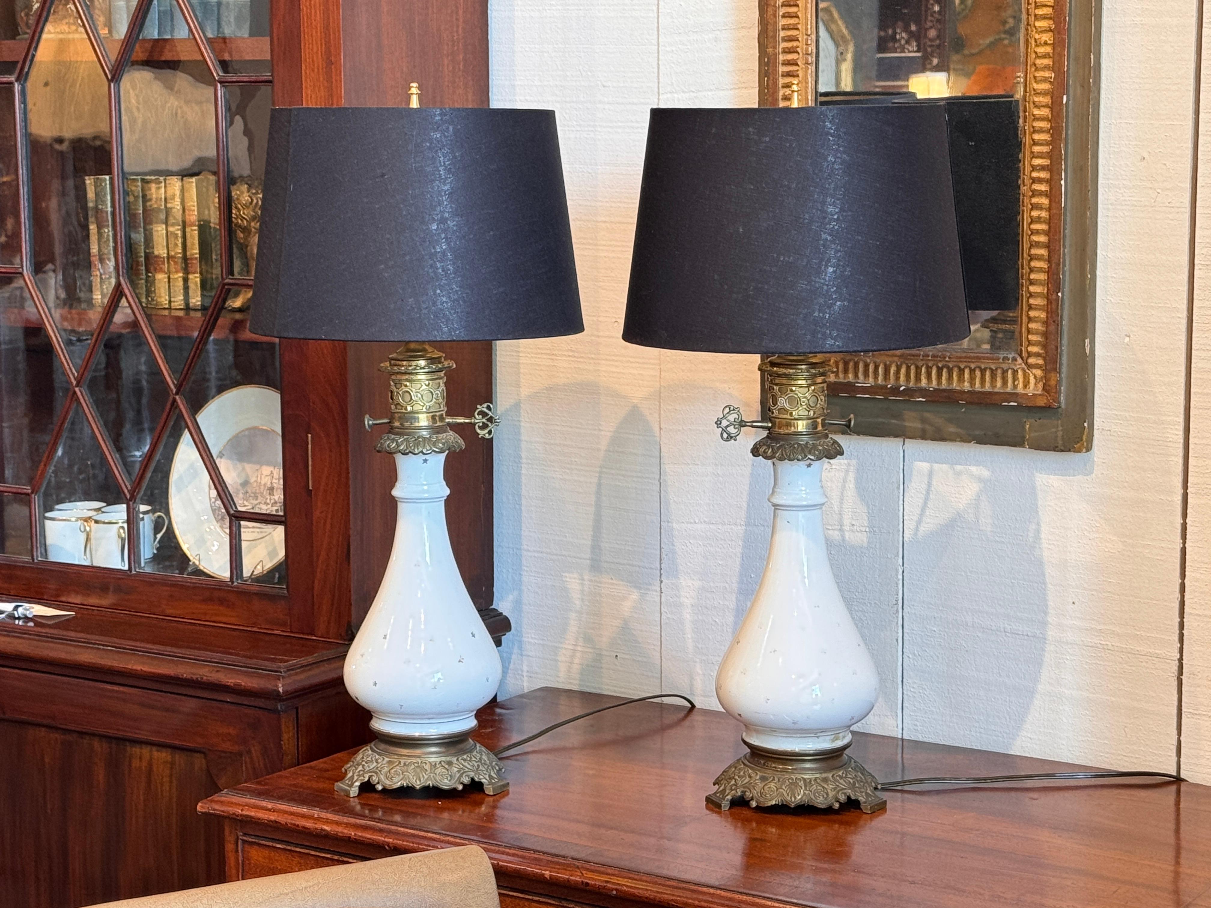Pair of Gilt Bronze and White Opaline Lamps In Good Condition For Sale In Charlottesville, VA