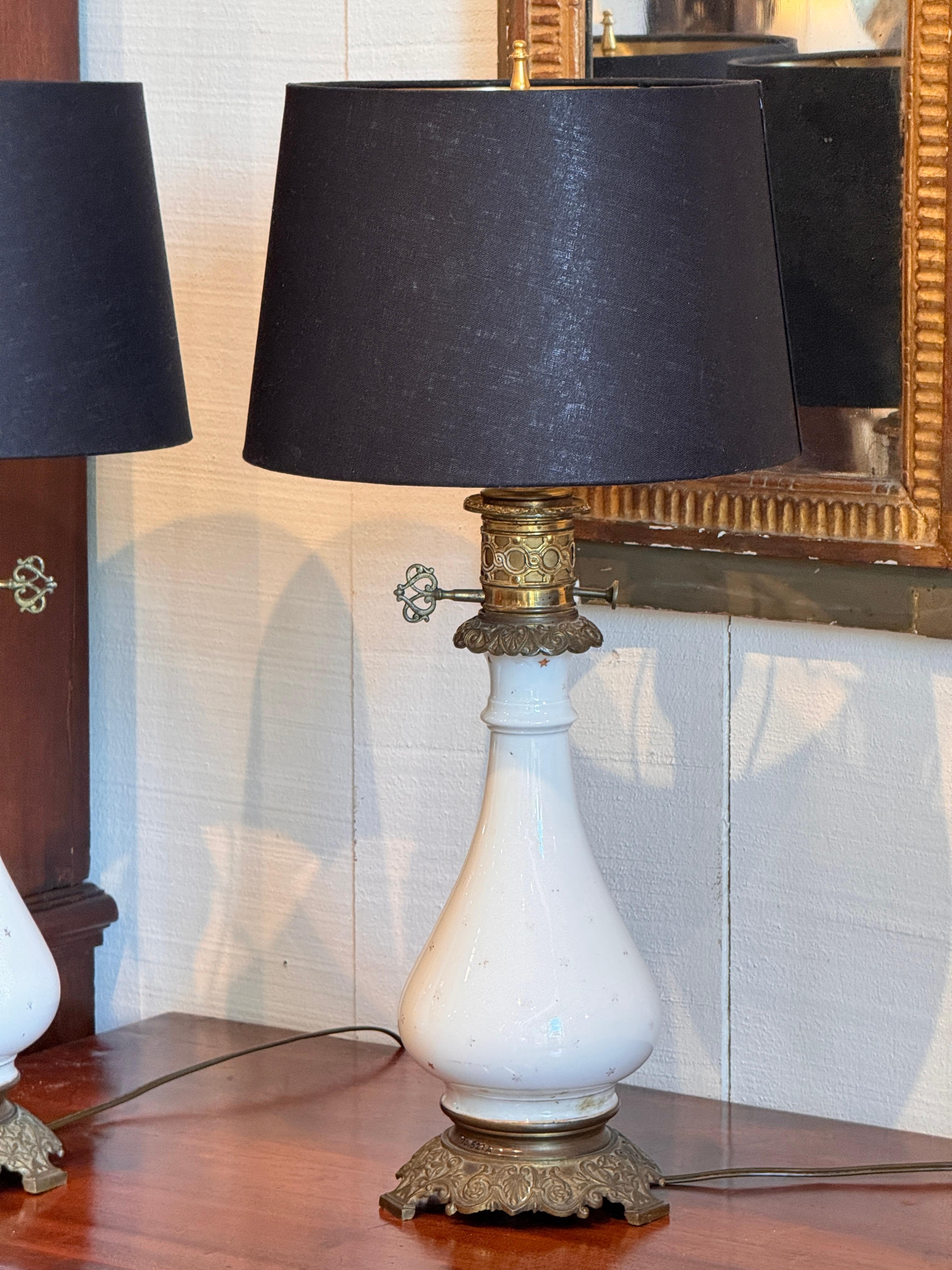 Pair of Gilt Bronze and White Opaline Lamps For Sale 2