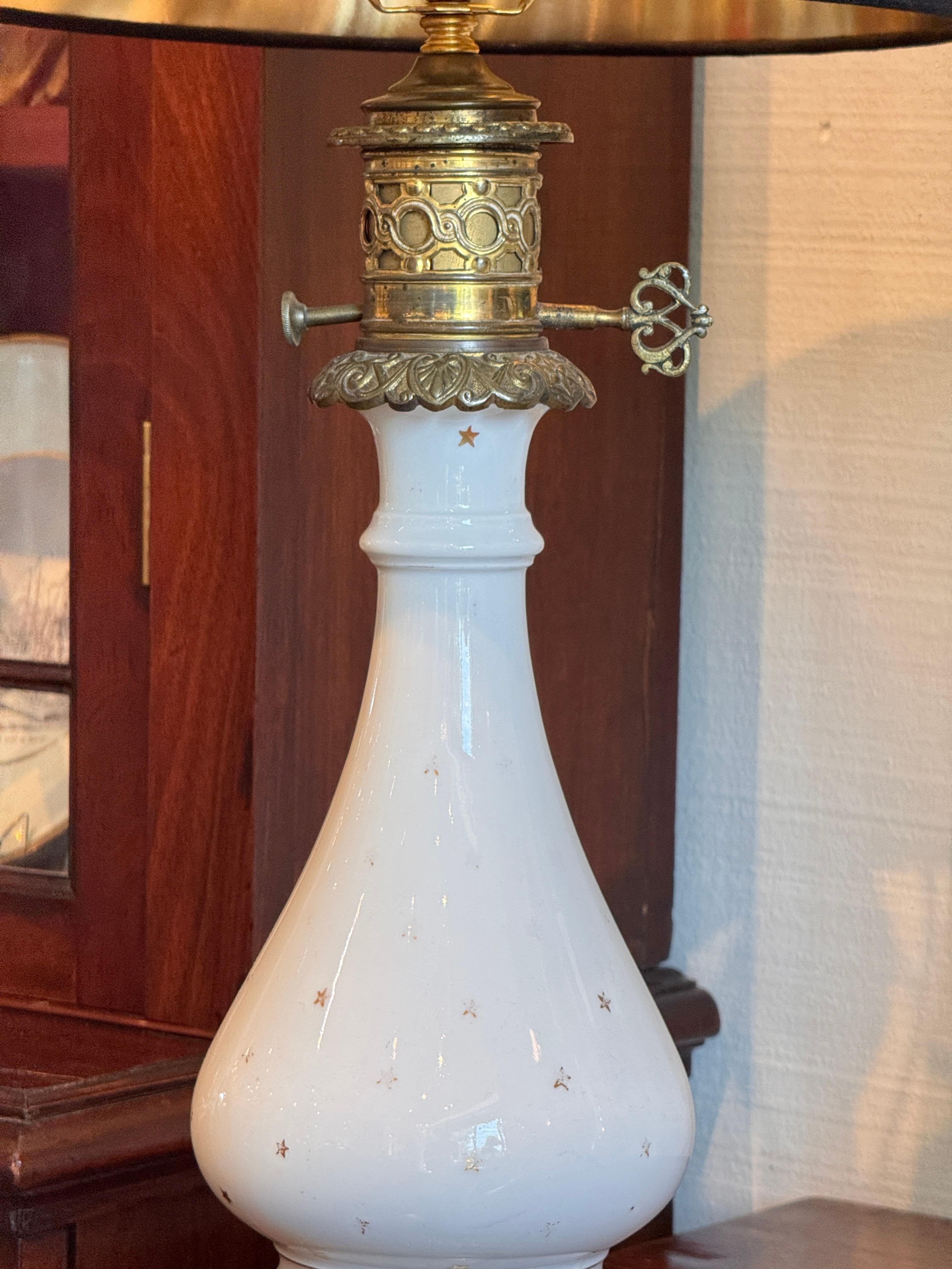 Pair of Gilt Bronze and White Opaline Lamps For Sale 4