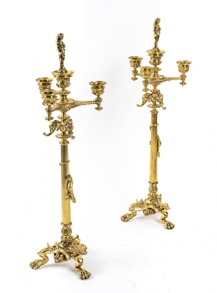 Paar Kerzenständer aus vergoldeter Bronze – F.barbedienne zugeschrieben – Periode: XIX. (19. Jahrhundert) im Angebot