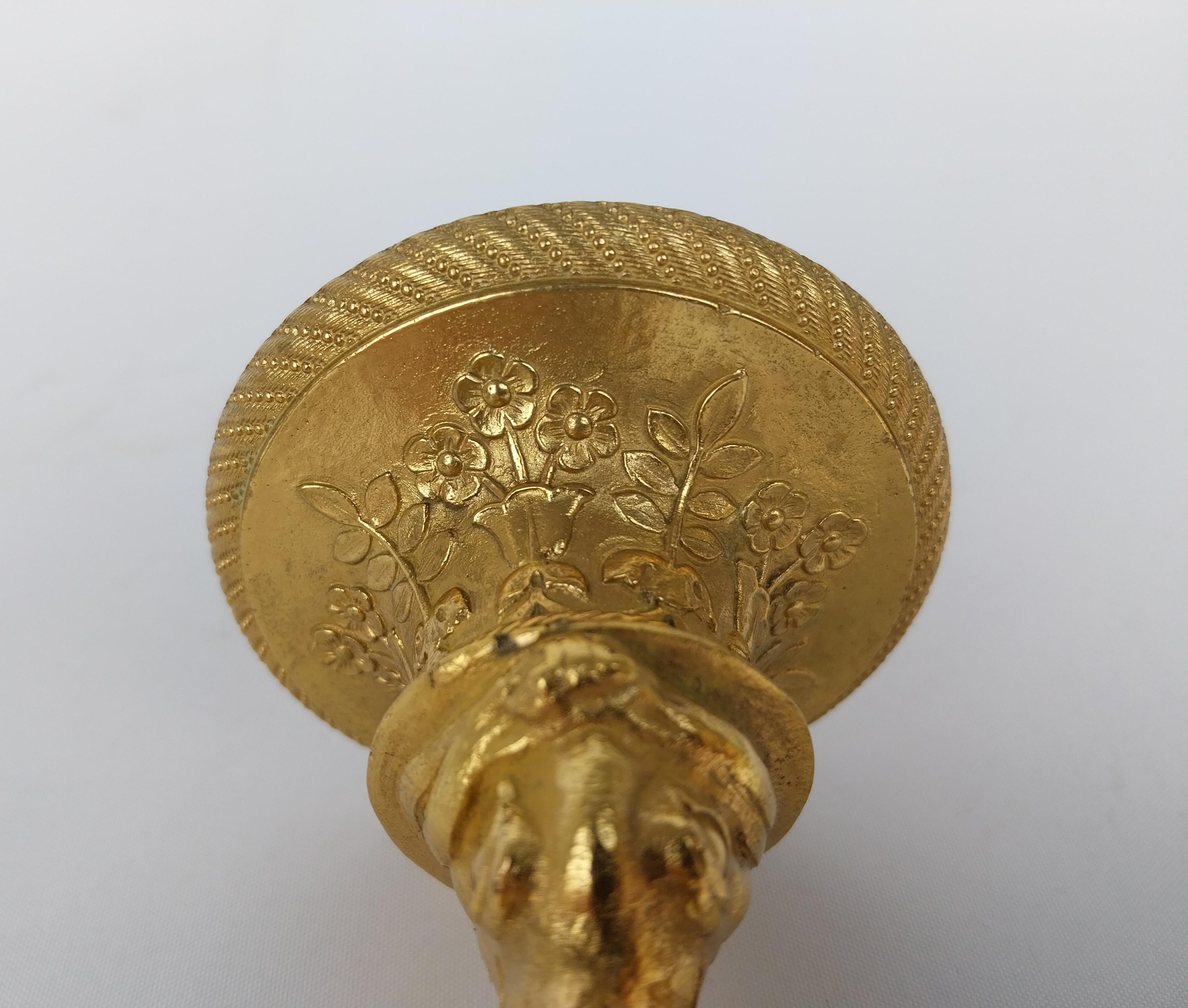 Francese Coppia di candelabri cicogna in bronzo dorato di Christopher Fratin in vendita