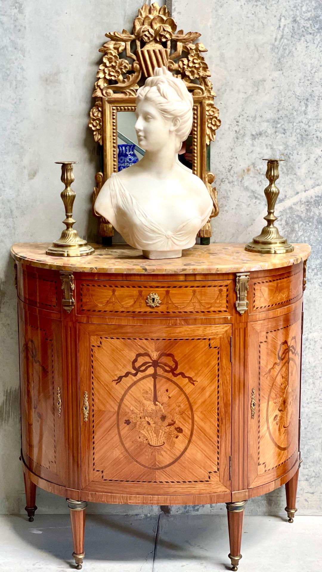Dorato Coppia di candelieri in bronzo dorato, Francia, XVIII secolo in vendita