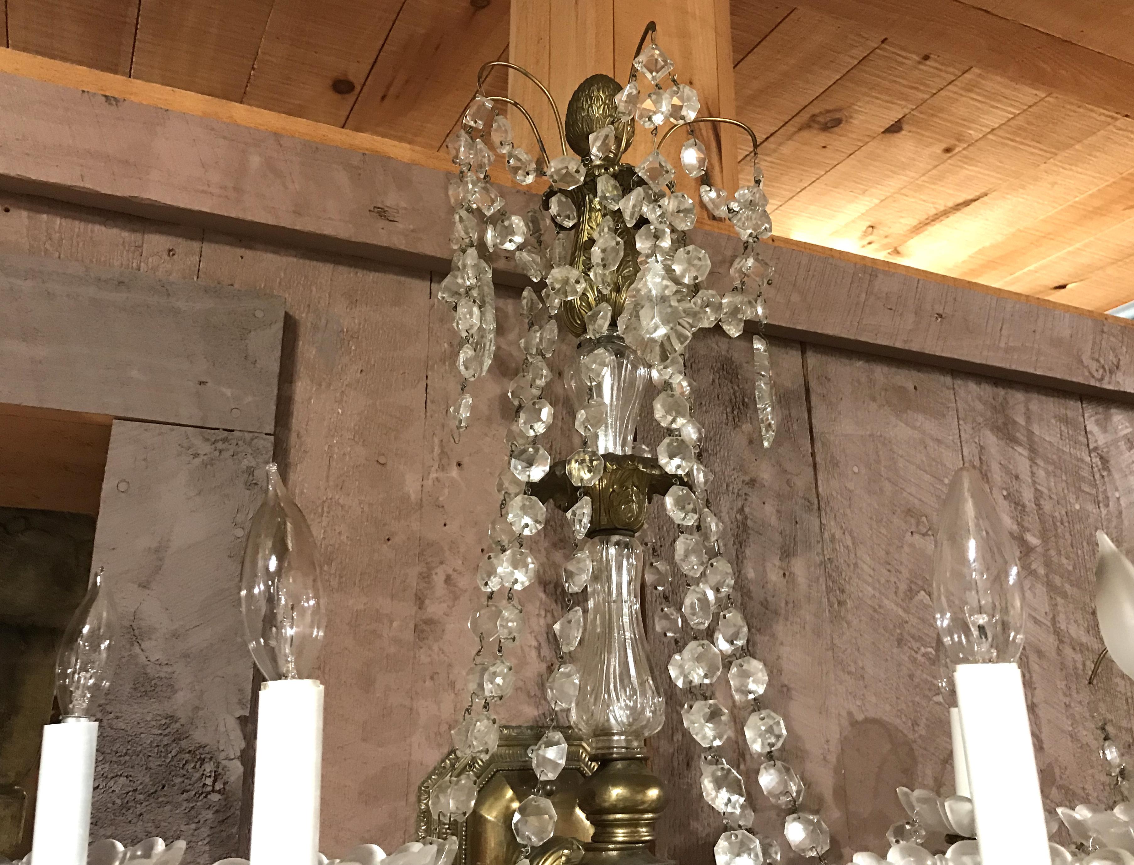 Fünflampige Wandleuchter aus vergoldeter Bronze und Kristallpalast im Zustand „Gut“ im Angebot in Milford, NH