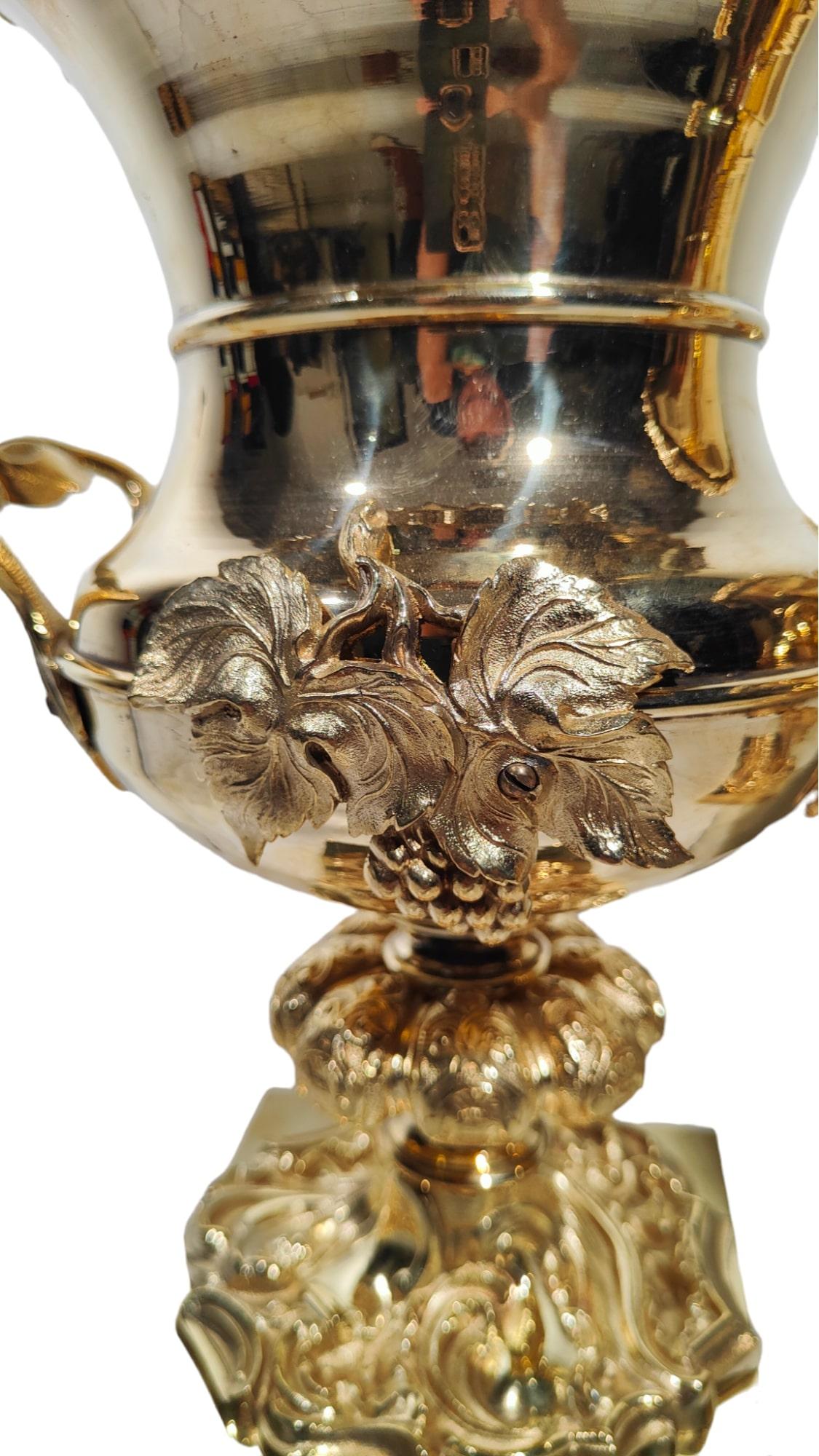 Pair Of Gilt Bronze Cups From The 19th Century For Sale 7