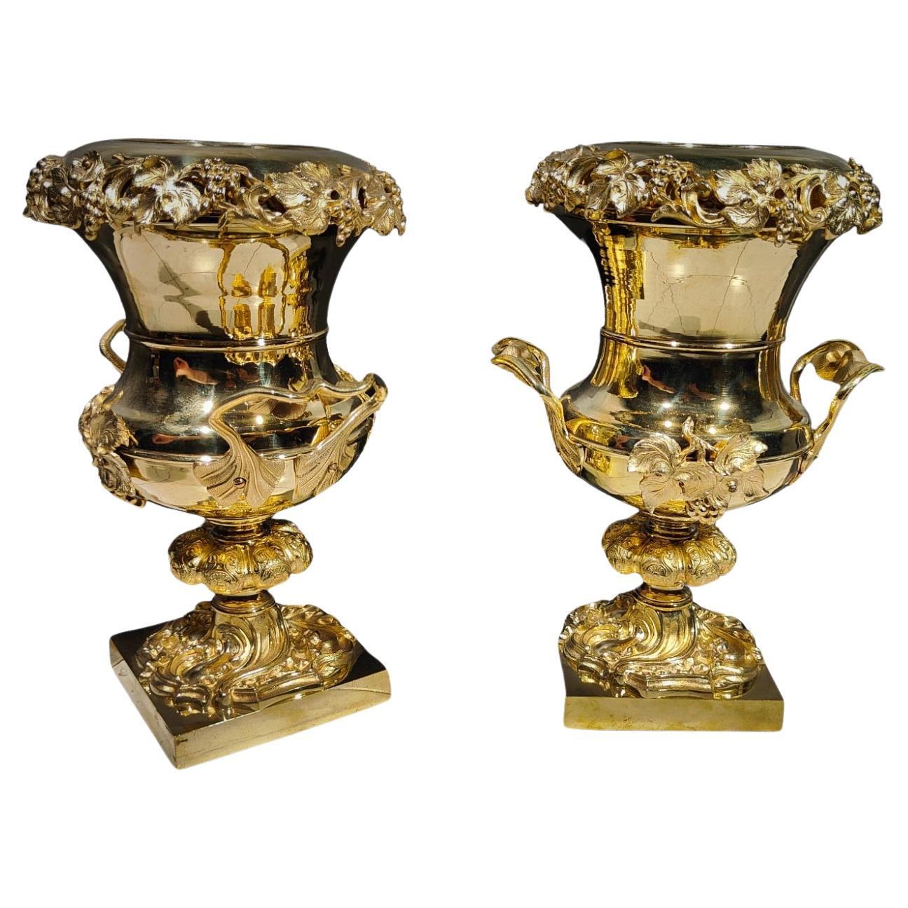 Paar vergoldete Bronzebecher aus dem 19. Jahrhundert im Angebot