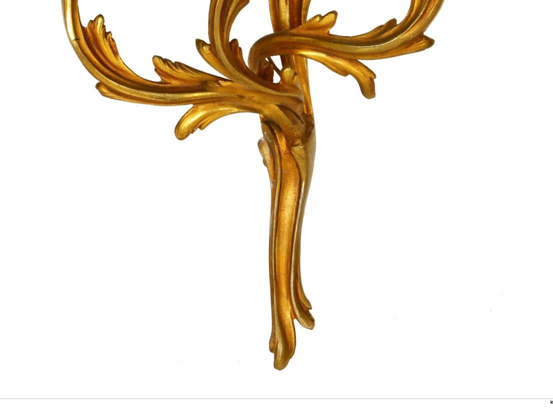 Paar Empire-Wandleuchter aus vergoldeter Bronze (Vergoldet) im Angebot