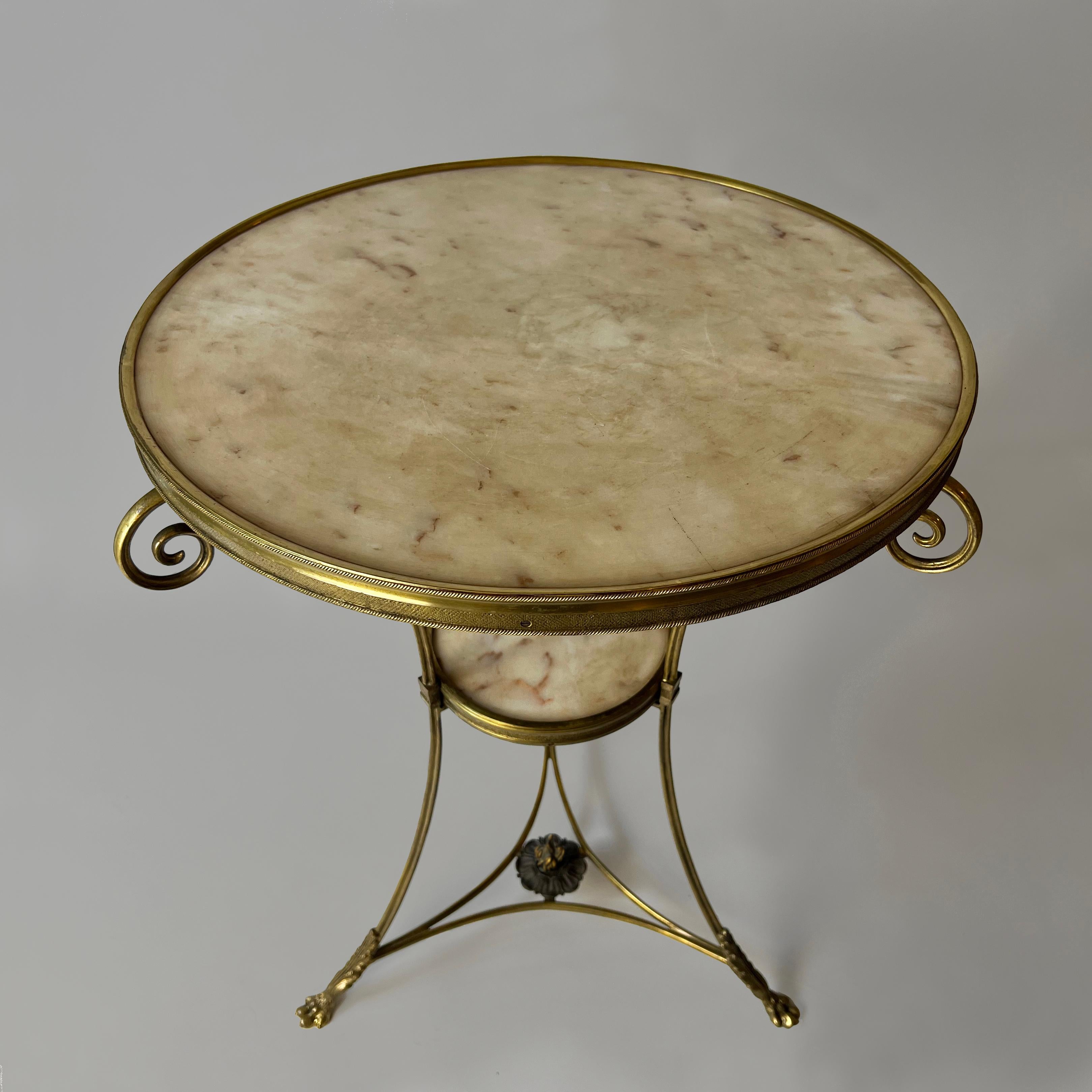 Luigi XVI Pair of Gilt Bronze Louis XVI Style Gueridons in vendita