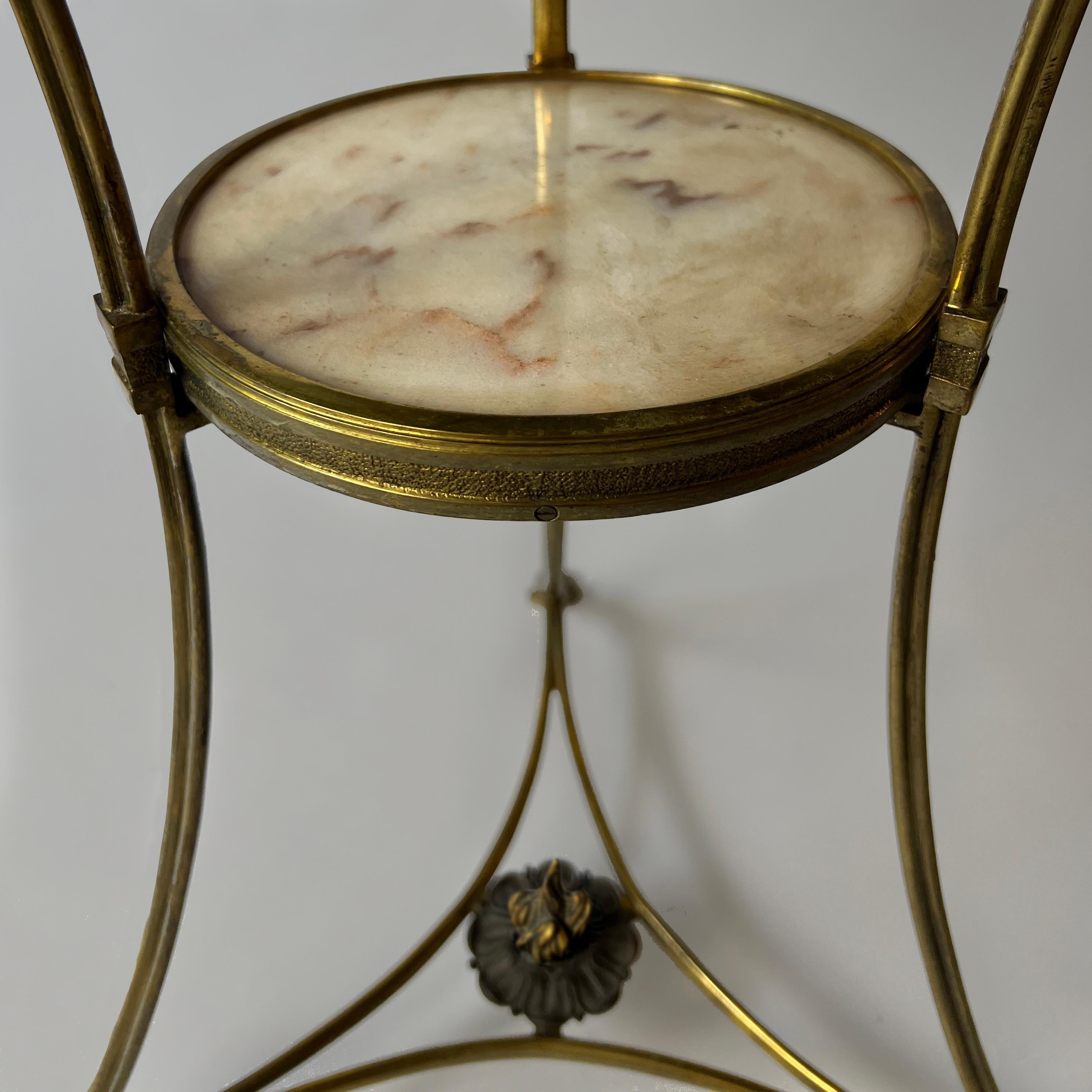 Pair of Gilt Bronze Louis XVI Style Gueridons In condizioni buone in vendita a London, GB