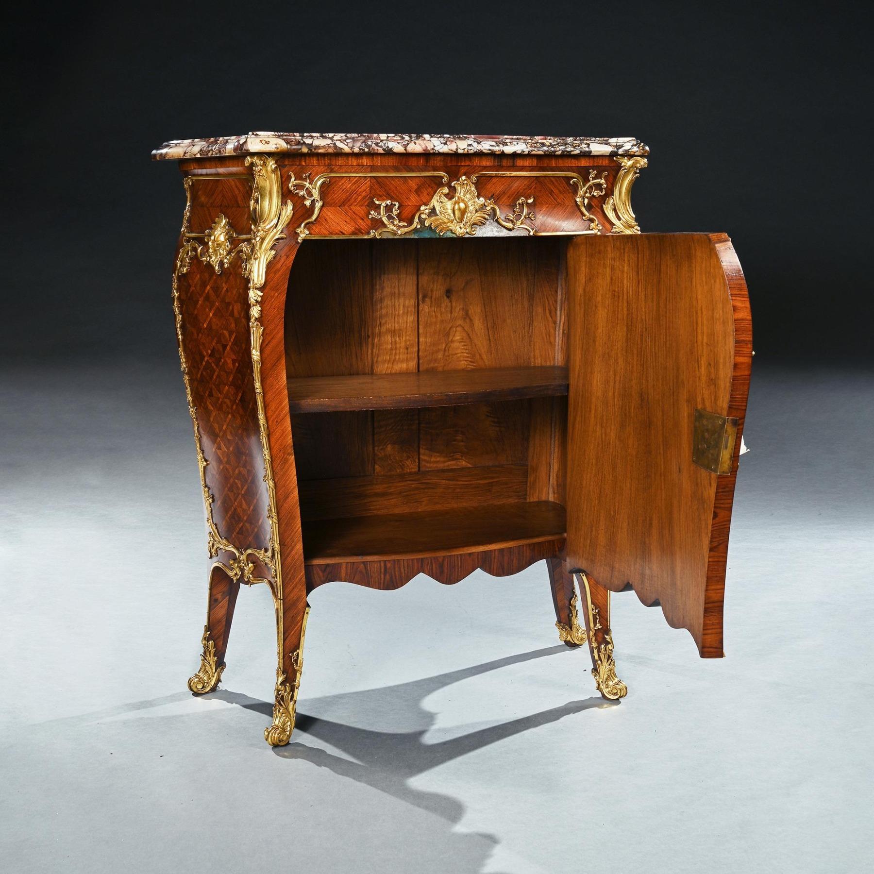 Coppia di petit francesi del XIX secolo in legno Kingwood e Vernis Martin montati su bronzo dorato in vendita 5