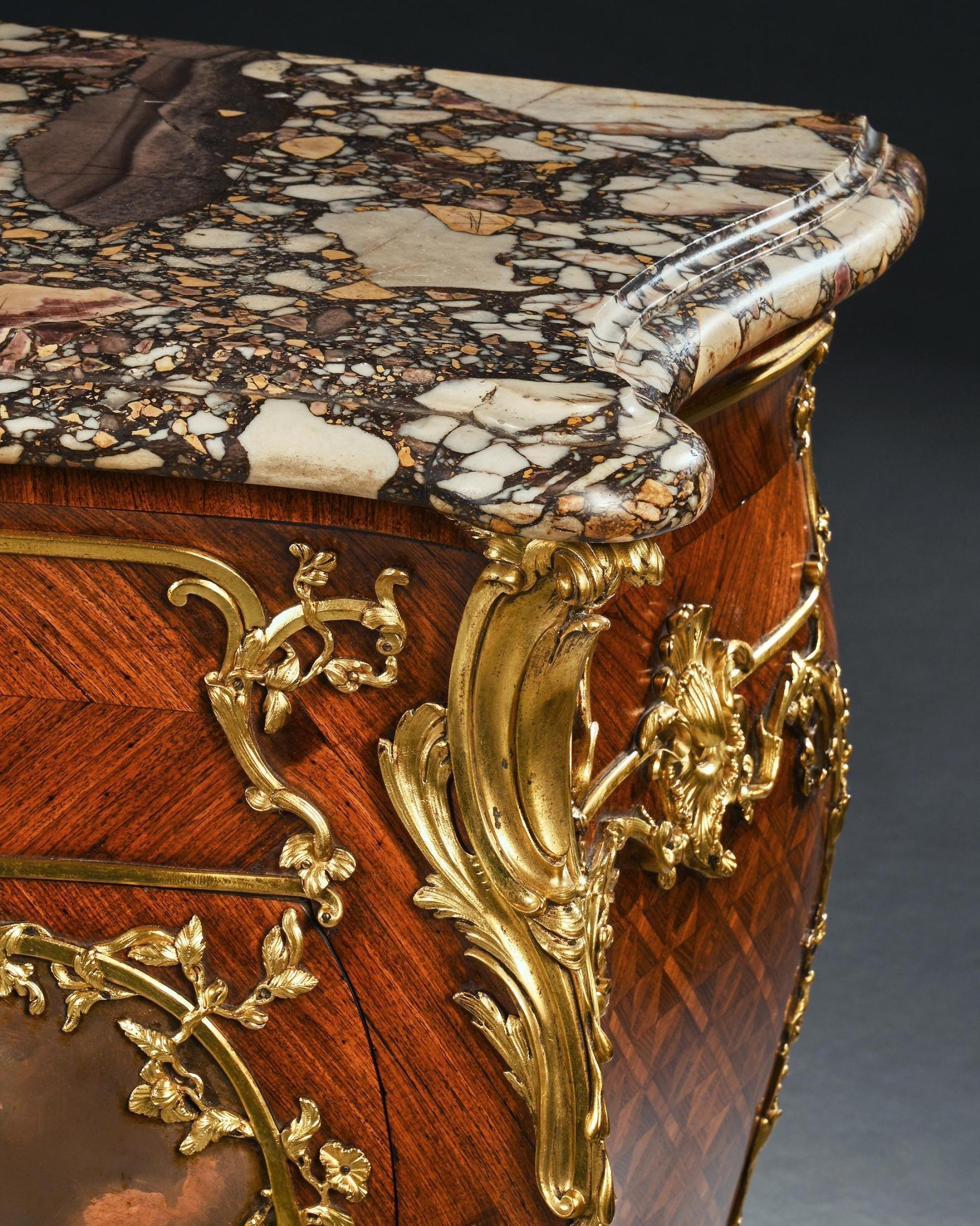 Coppia di petit francesi del XIX secolo in legno Kingwood e Vernis Martin montati su bronzo dorato in vendita 2