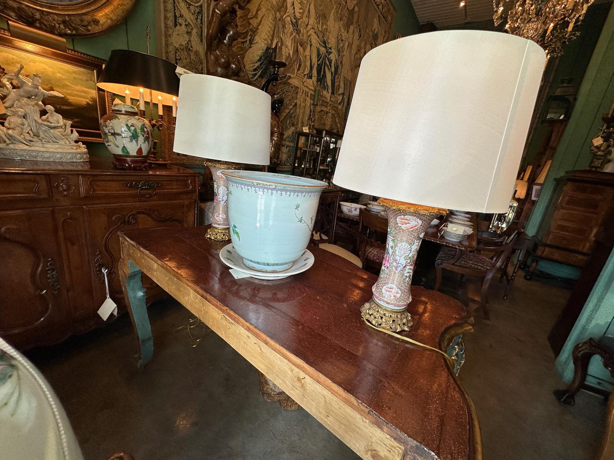Pair of Gilt Bronze Mounted Chinese Porcelain Vases Table lamps & Shade Antique For Sale 9