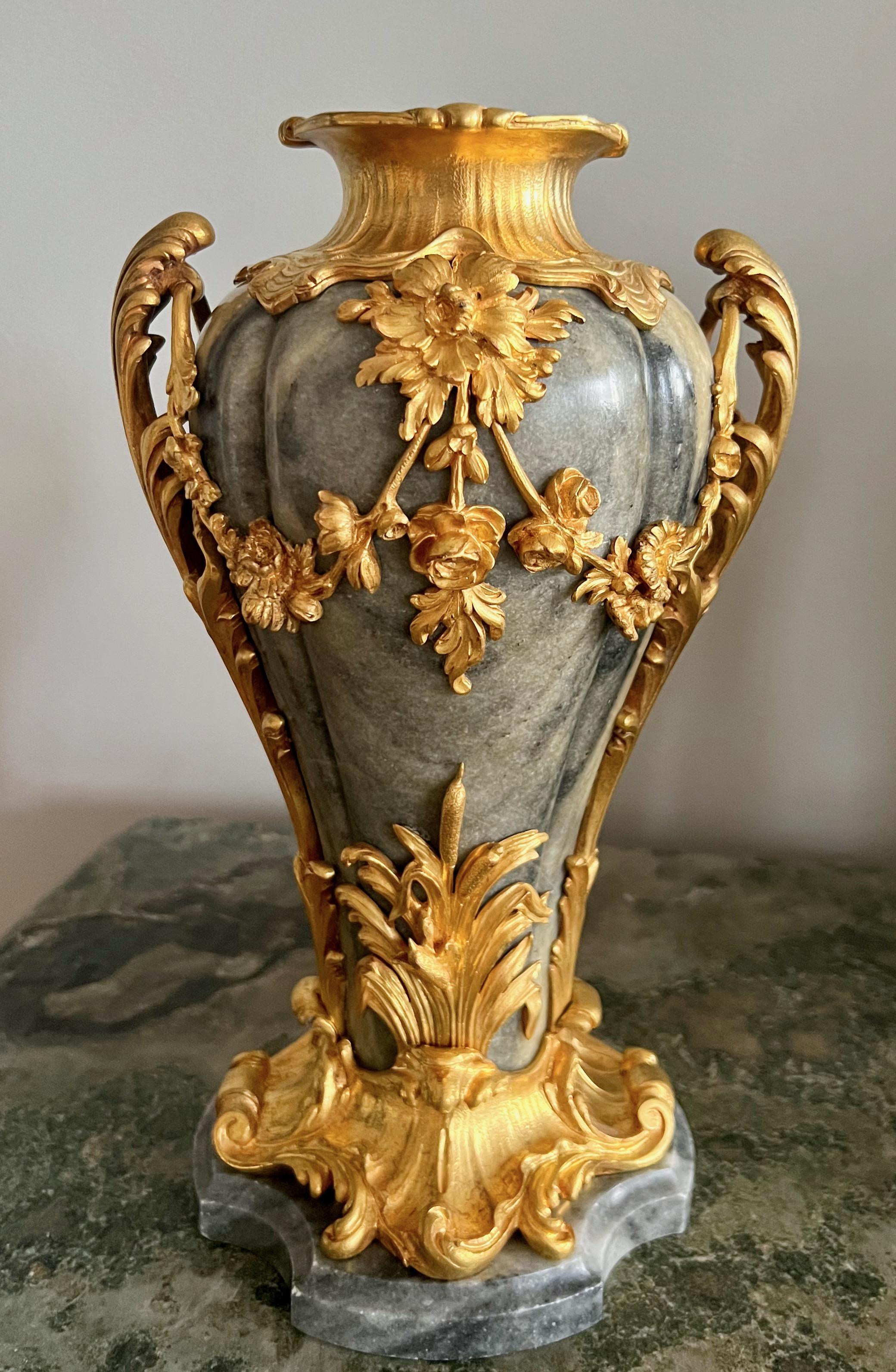 Pair of Gilt Bronze Mounted Marble Vases Signed Jollet & Cie In Good Condition For Sale In Stockholm, SE