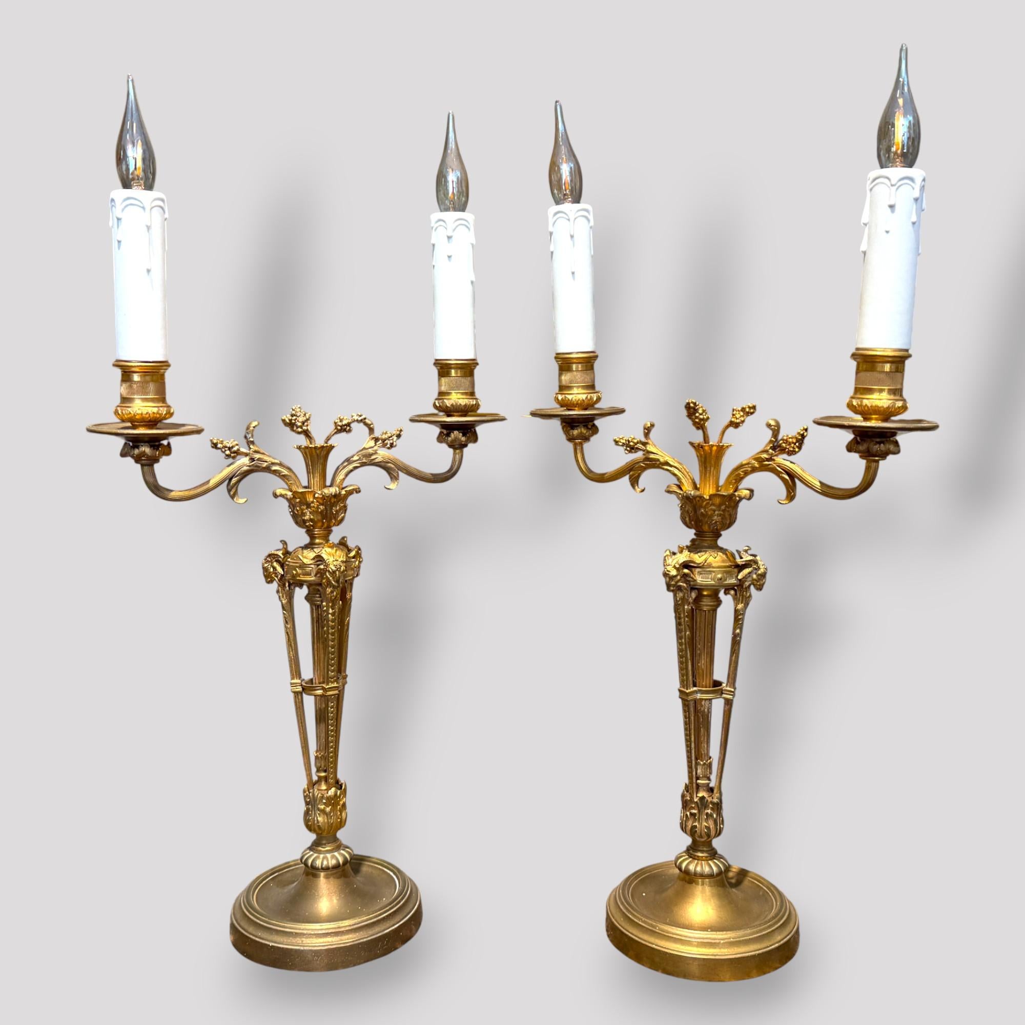 Doré Pair of Gilt Bronze Neoclassical Candelabra Lamps, 19th Century en vente